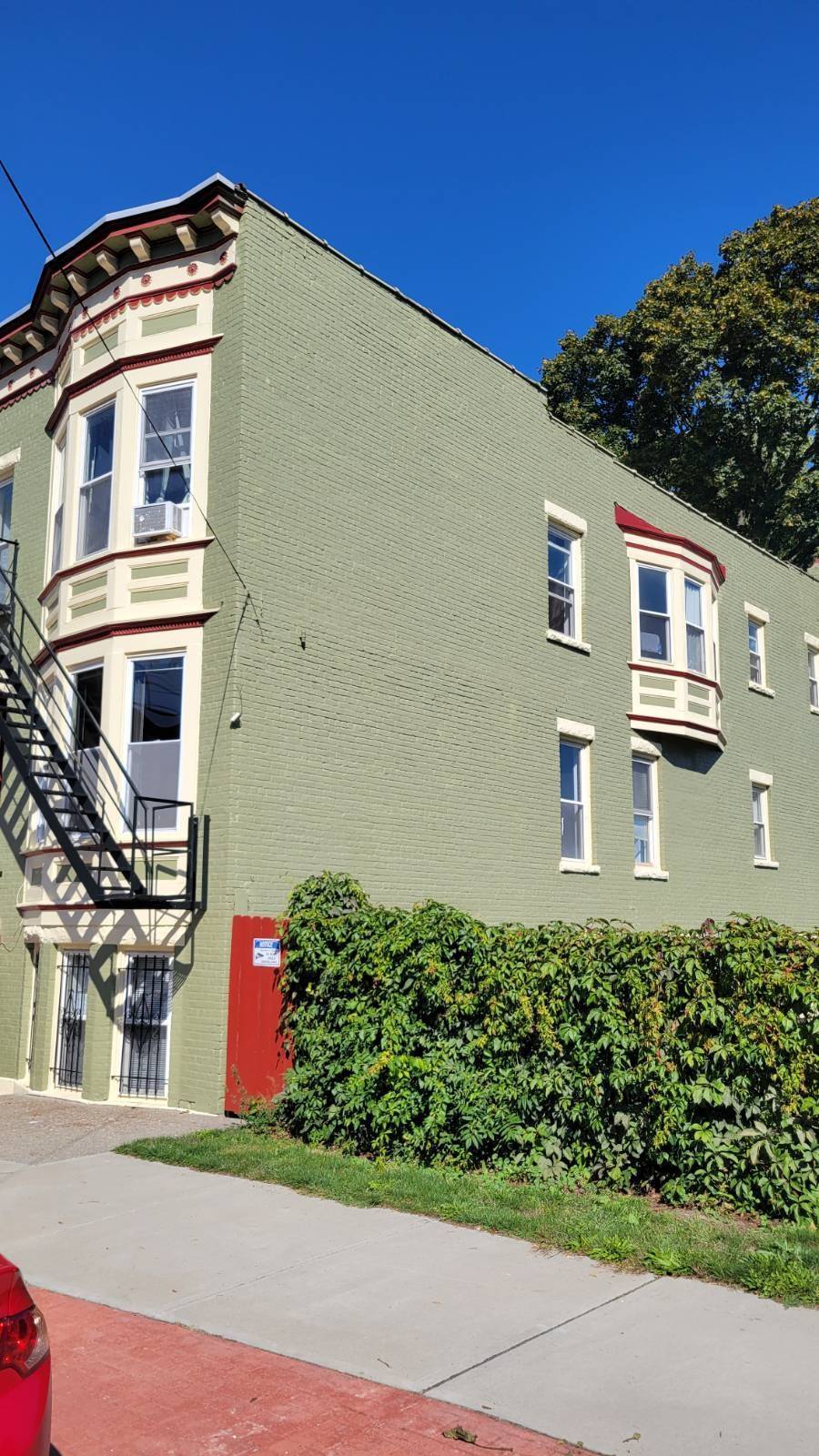 169 Elk St