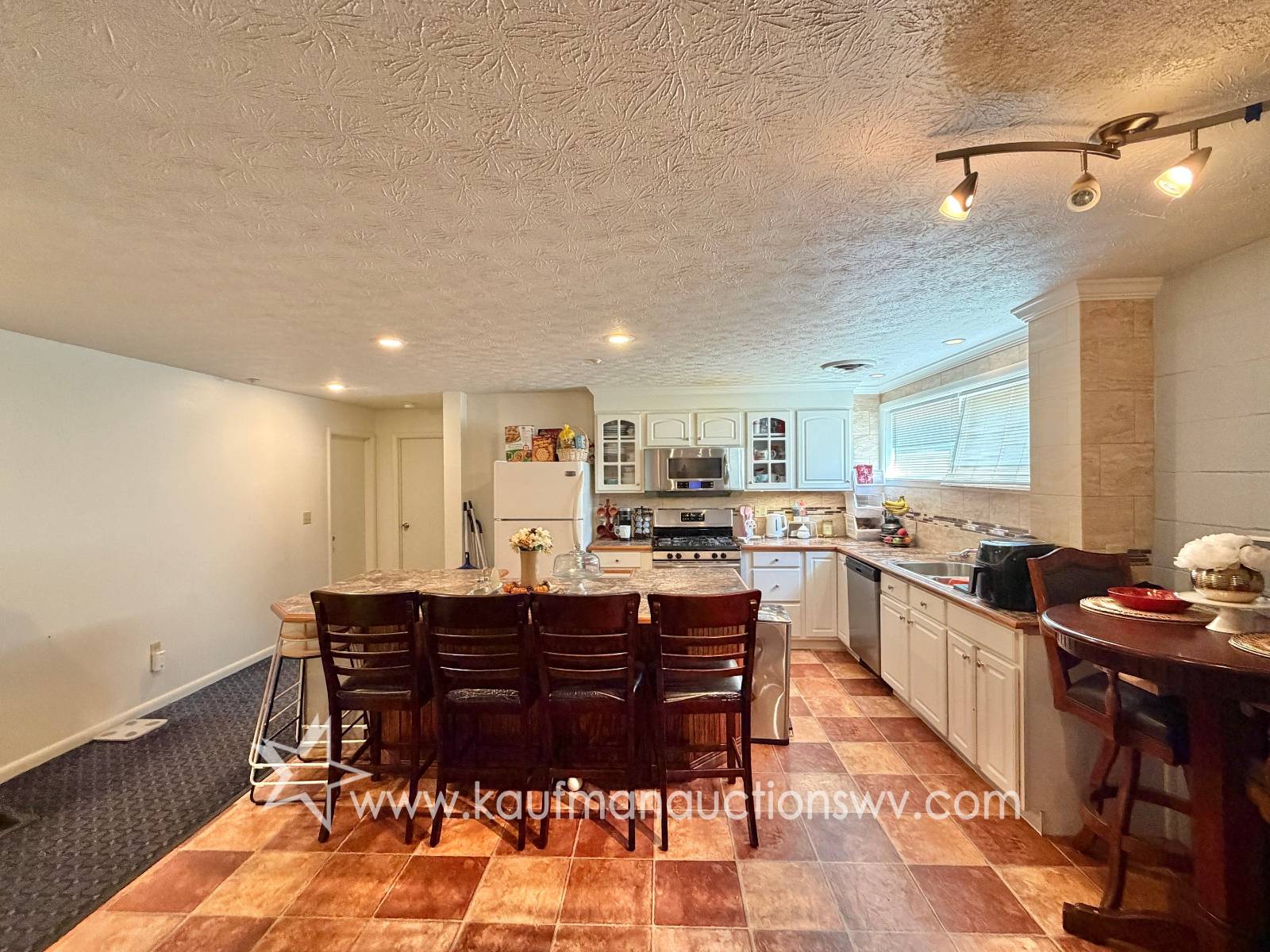 Gallery Image 33