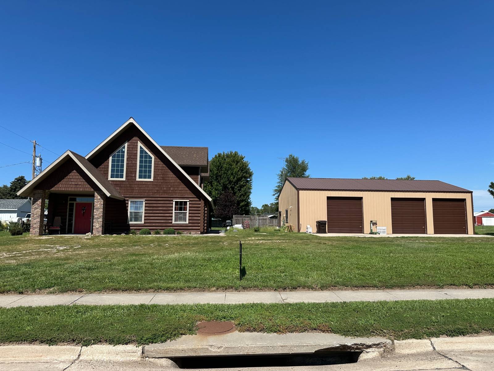Photo 3 of 44 of home listing at 603 E Park Ave, Plainview, NE 68769