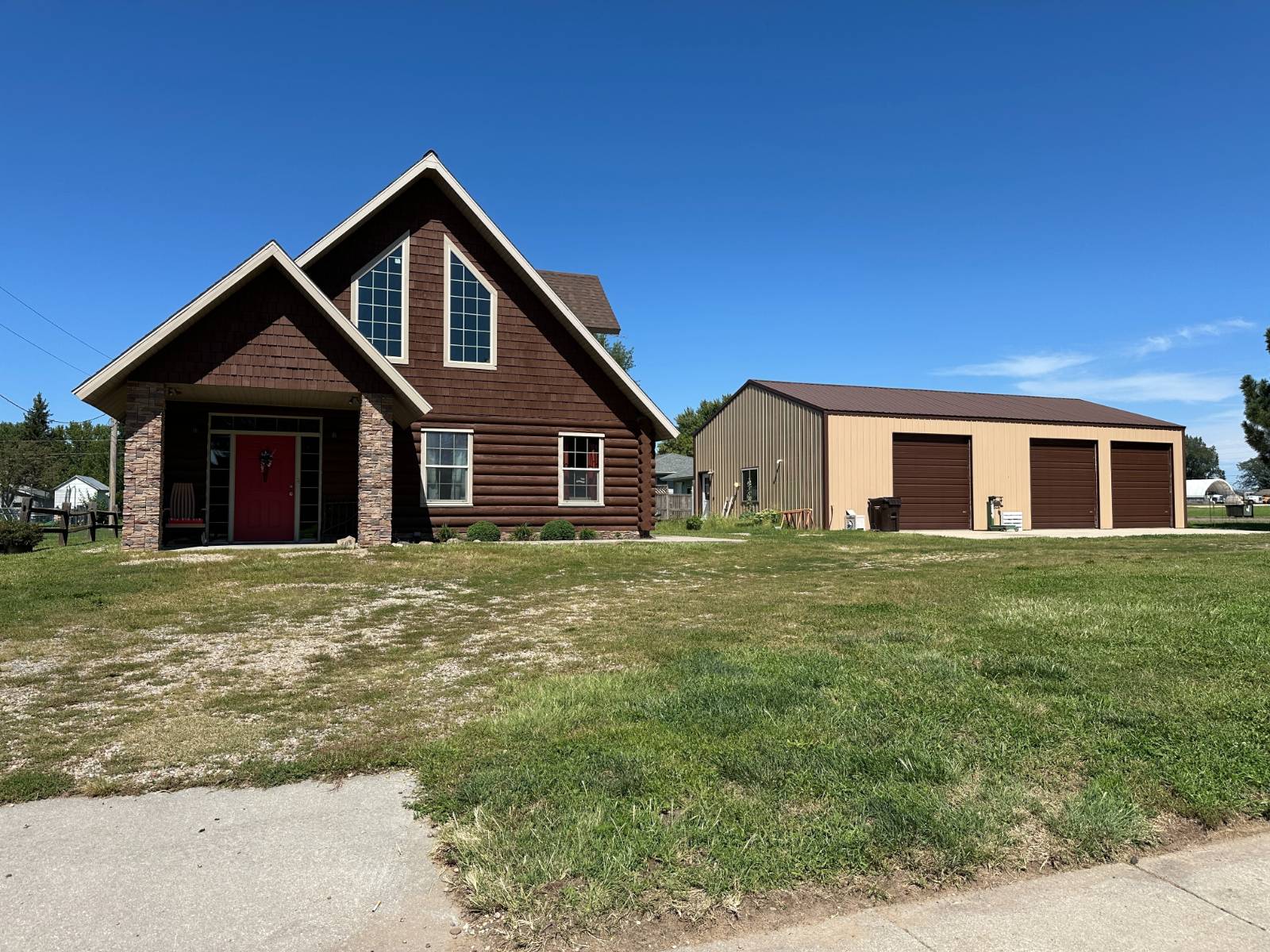 Photo 2 of 44 of home listing at 603 E Park Ave, Plainview, NE 68769