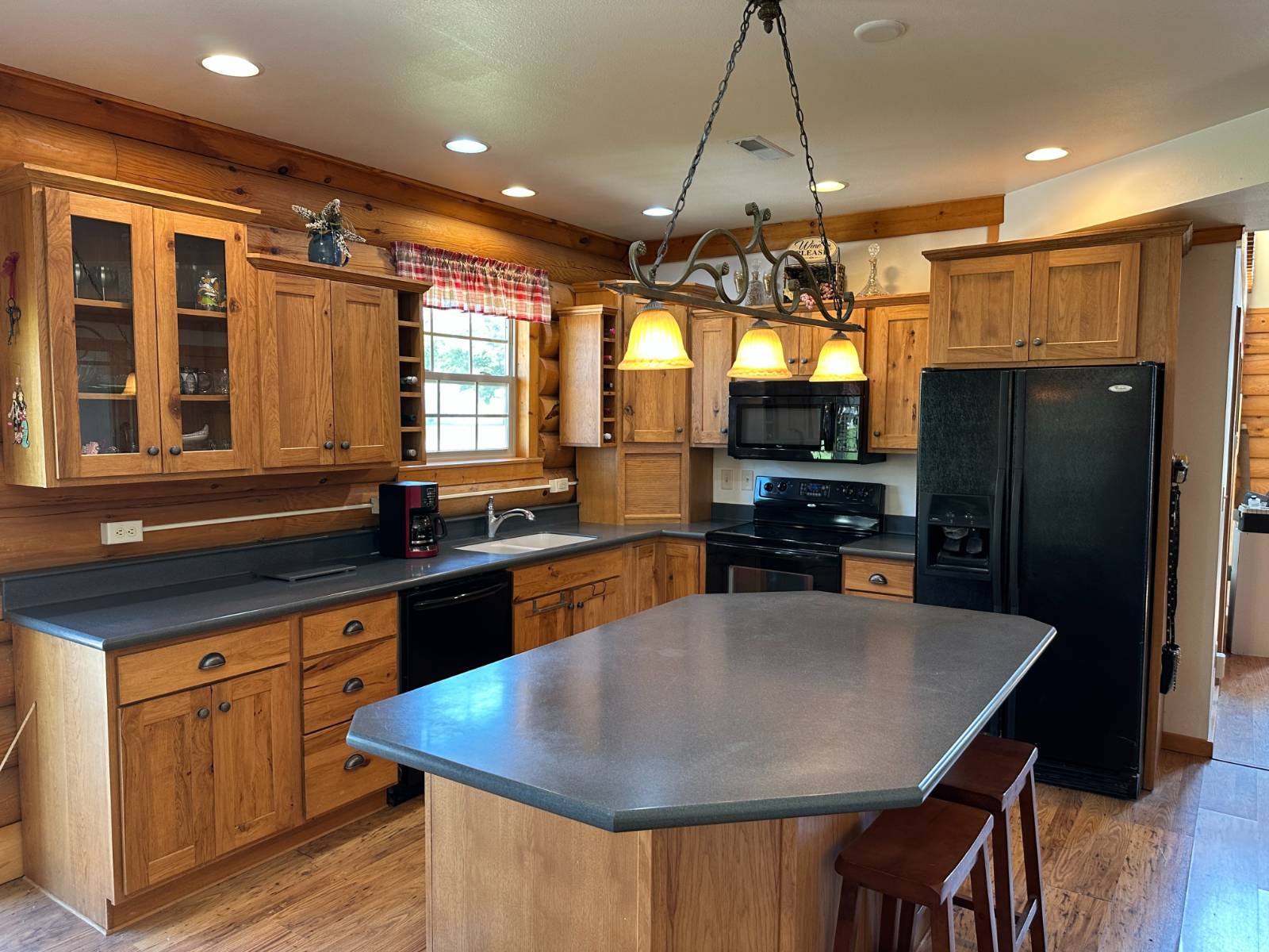 Photo 17 of 44 of home listing at 603 E Park Ave, Plainview, NE 68769