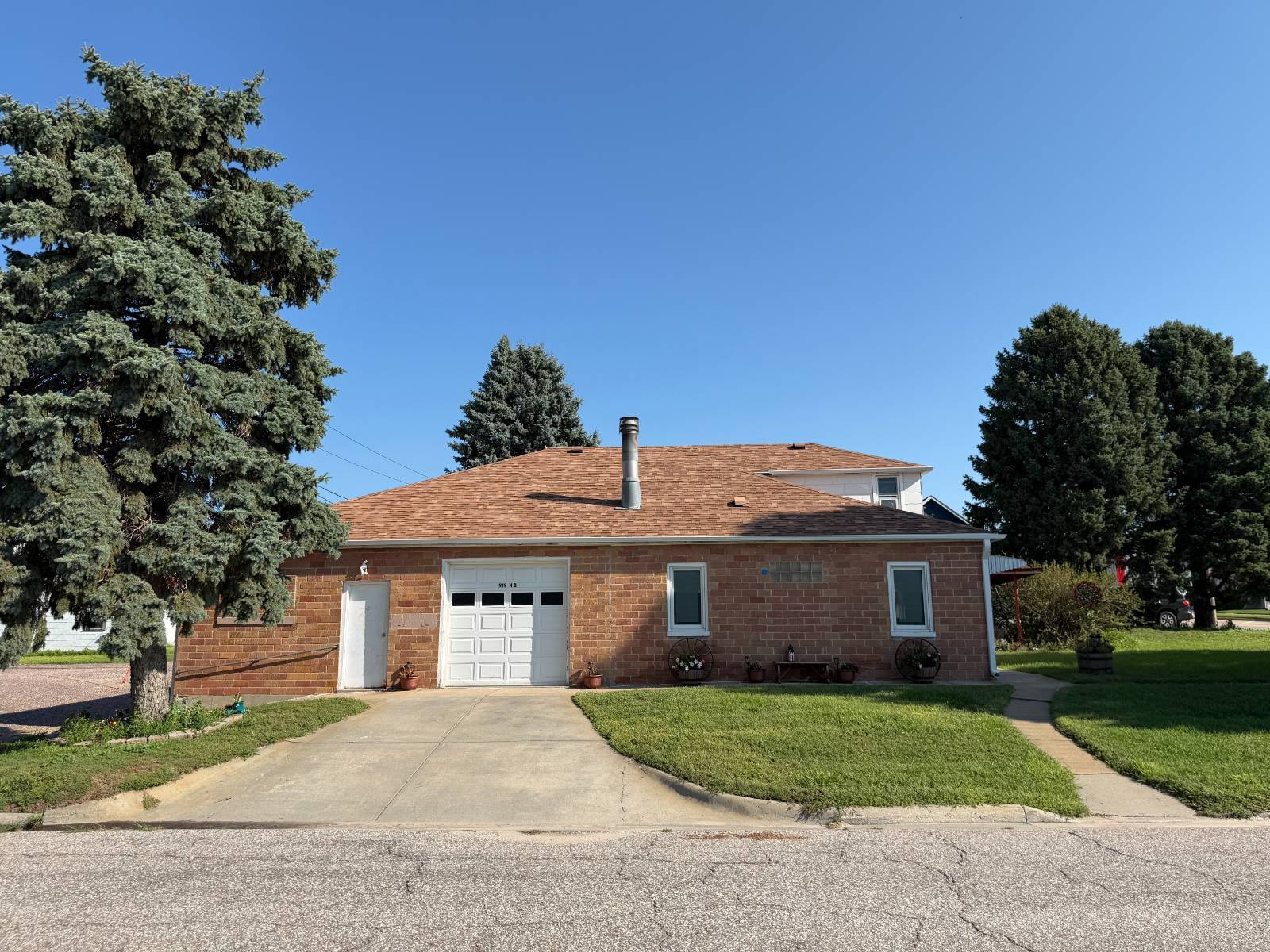 Photo 27 of 27 of home listing at 919 N B St, Broken Bow, NE 68822