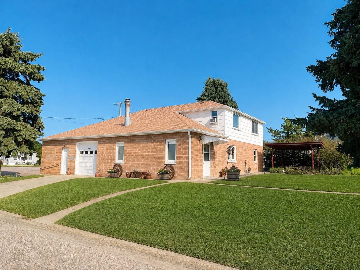 Photo 1 of 27 of home listing at 919 N B St, Broken Bow, NE 68822