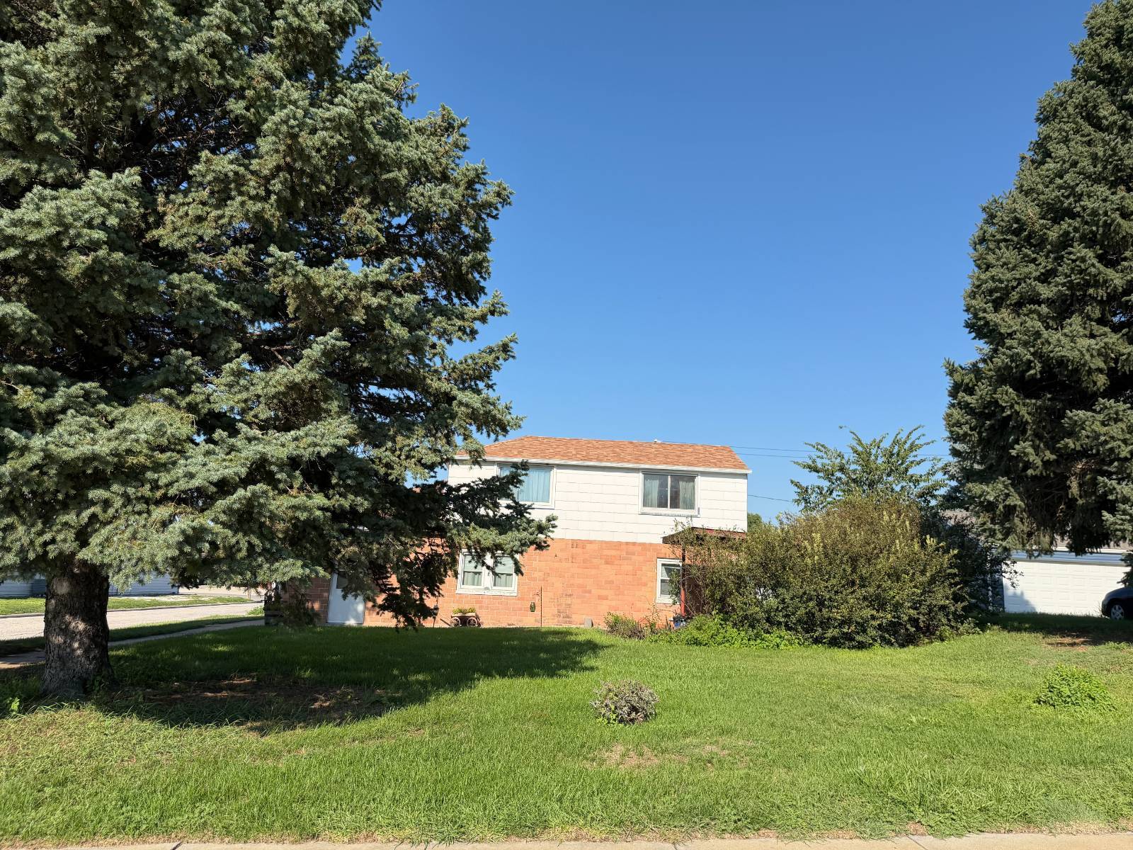 Photo 26 of 27 of home listing at 919 N B St, Broken Bow, NE 68822