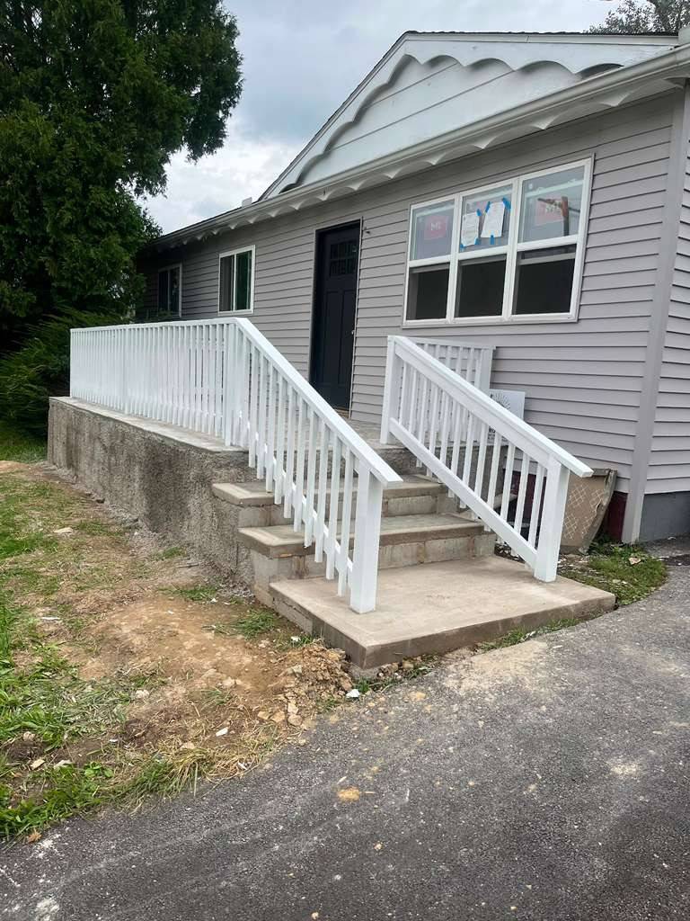 11 Woodlawn Ave