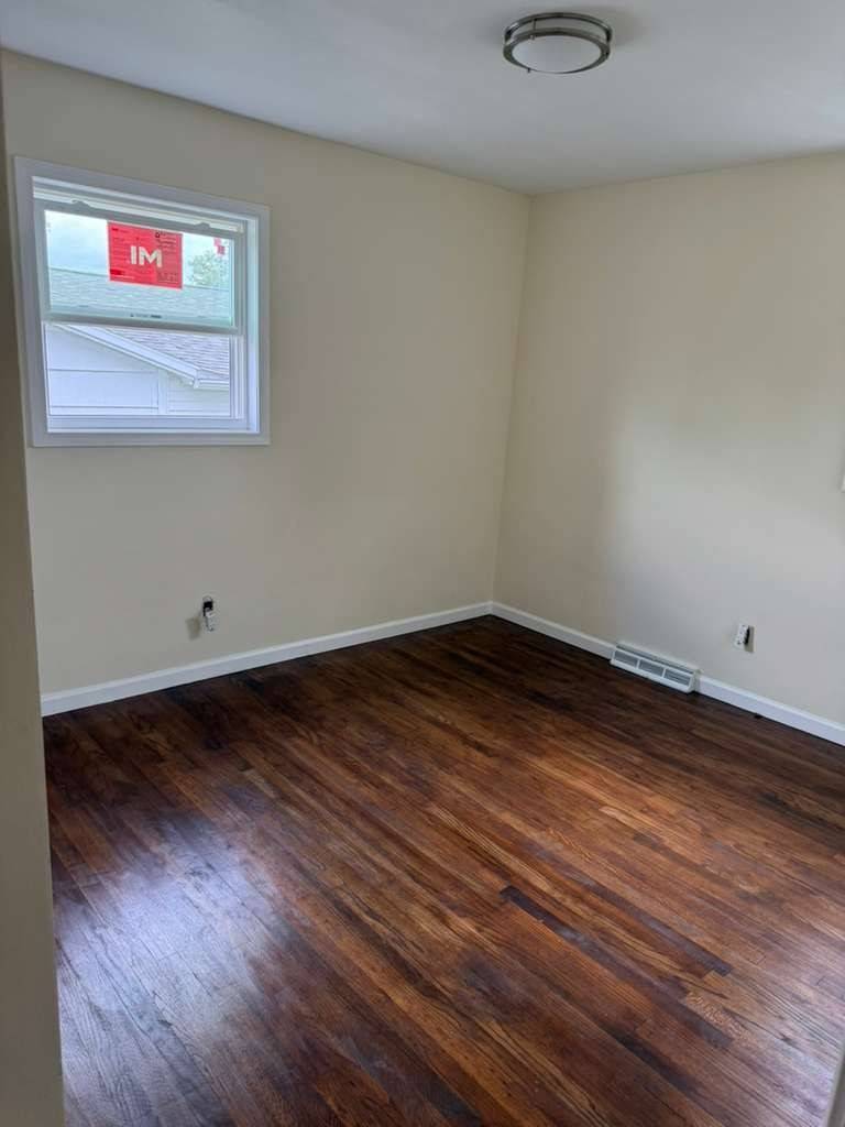 11 Woodlawn Ave