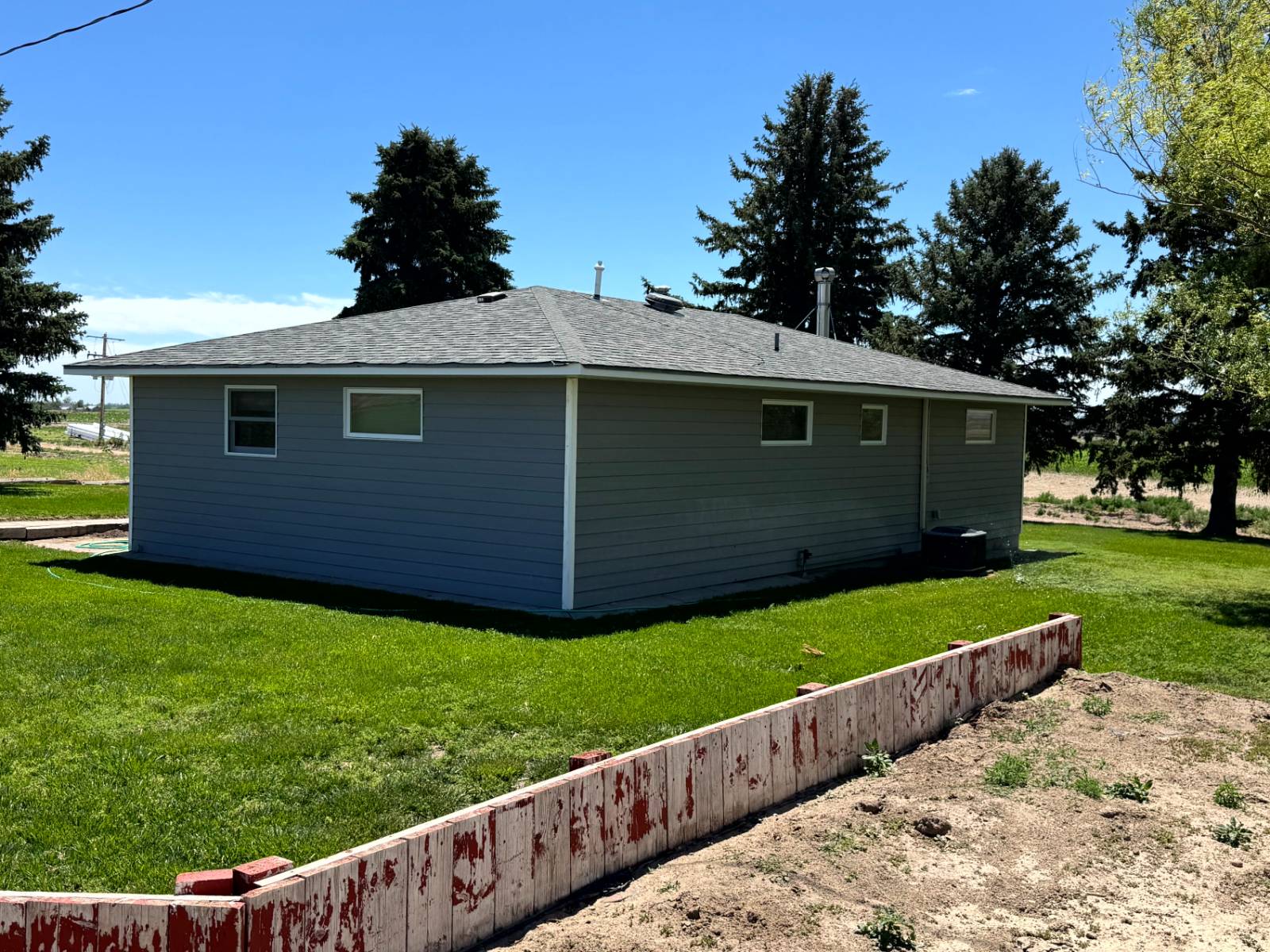 Photo 8 of 35 of home listing at 1140 South A Road, Morrill, NE 69358