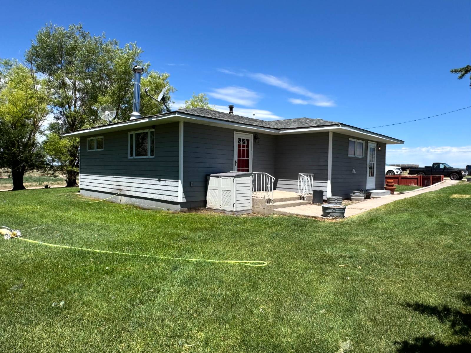 Photo 4 of 35 of home listing at 1140 South A Road, Morrill, NE 69358