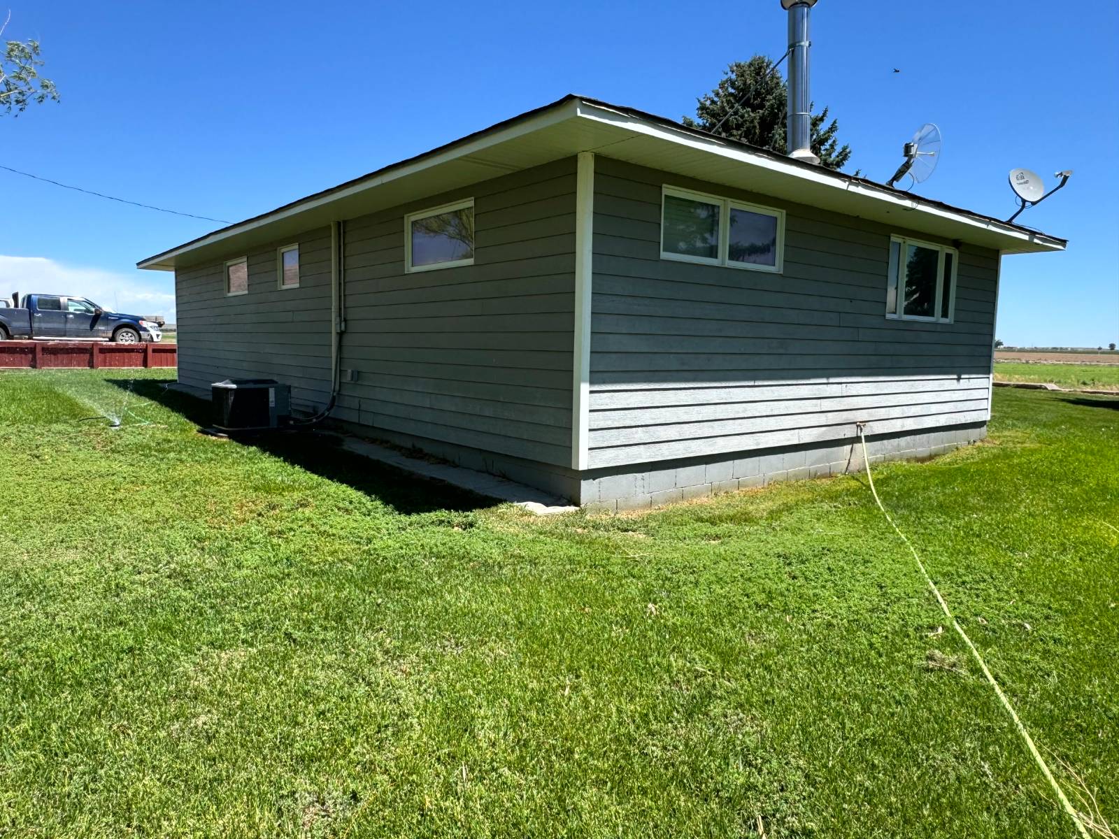 Photo 3 of 35 of home listing at 1140 South A Road, Morrill, NE 69358