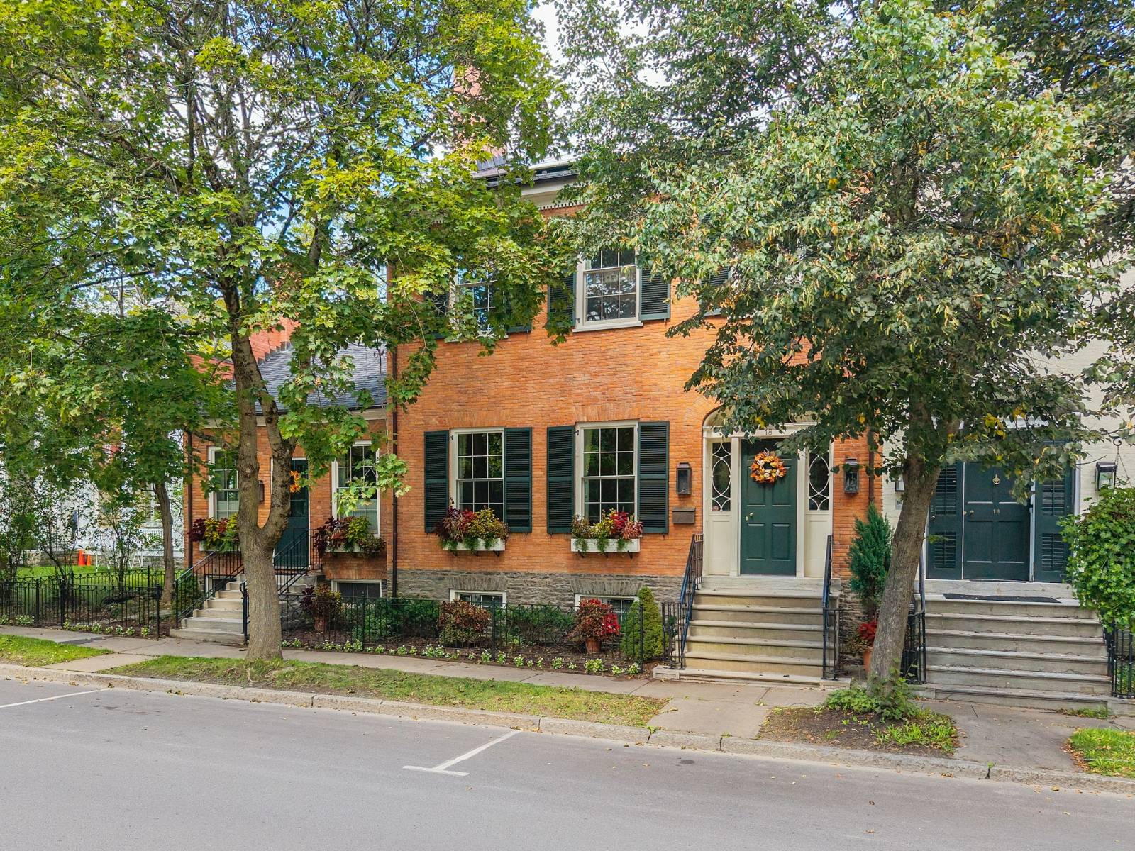 18 Main St
