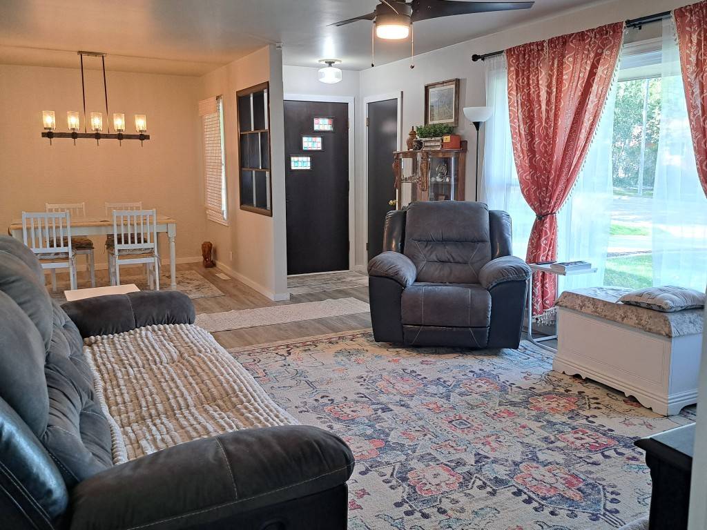 Photo 3 of 29 of home listing at 414 Henkens Drive, Chadron, NE 69337