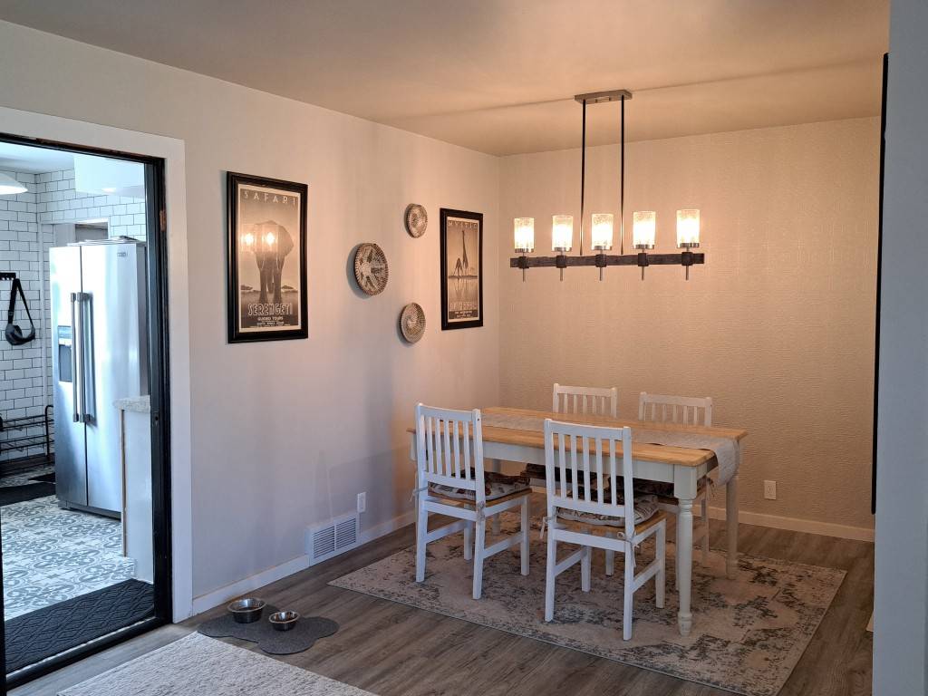 Photo 5 of 29 of home listing at 414 Henkens Drive, Chadron, NE 69337