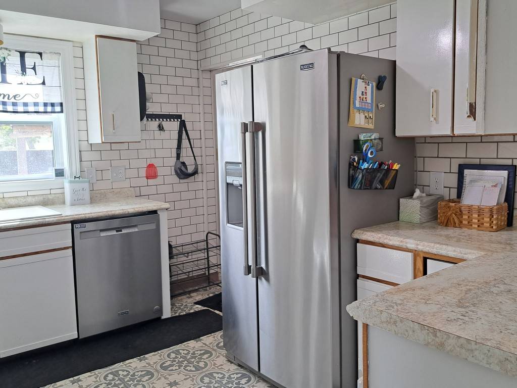 Photo 18 of 29 of home listing at 414 Henkens Drive, Chadron, NE 69337