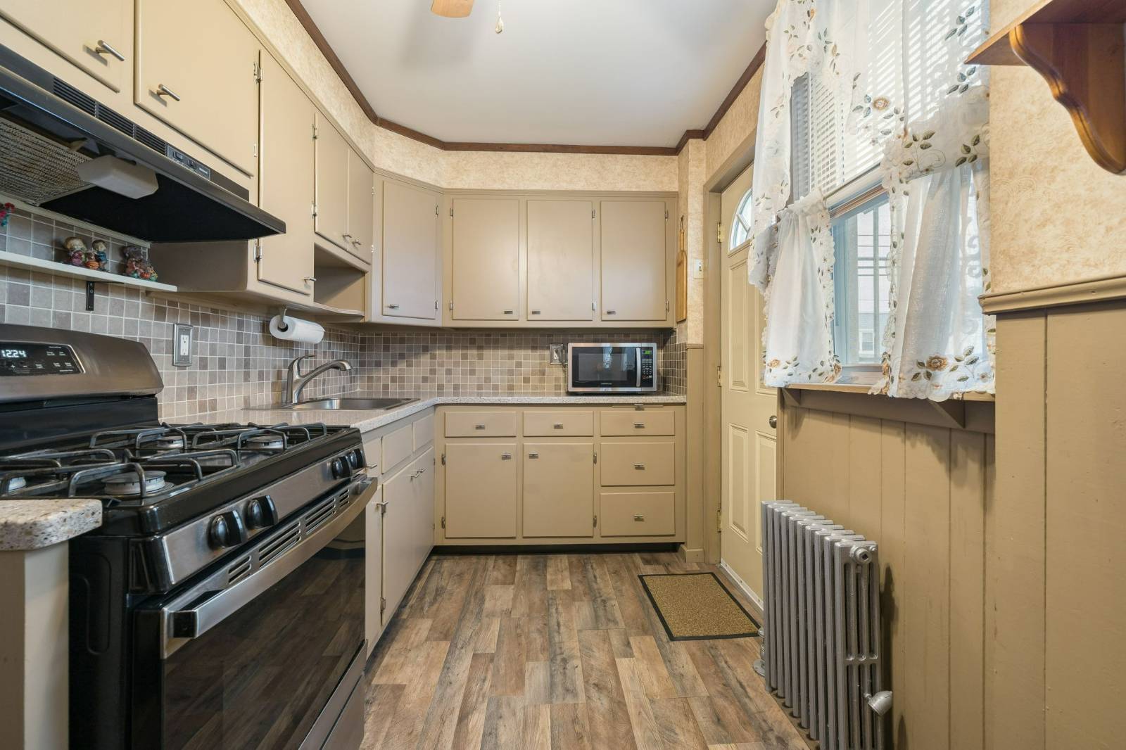 198-28 33 Ave