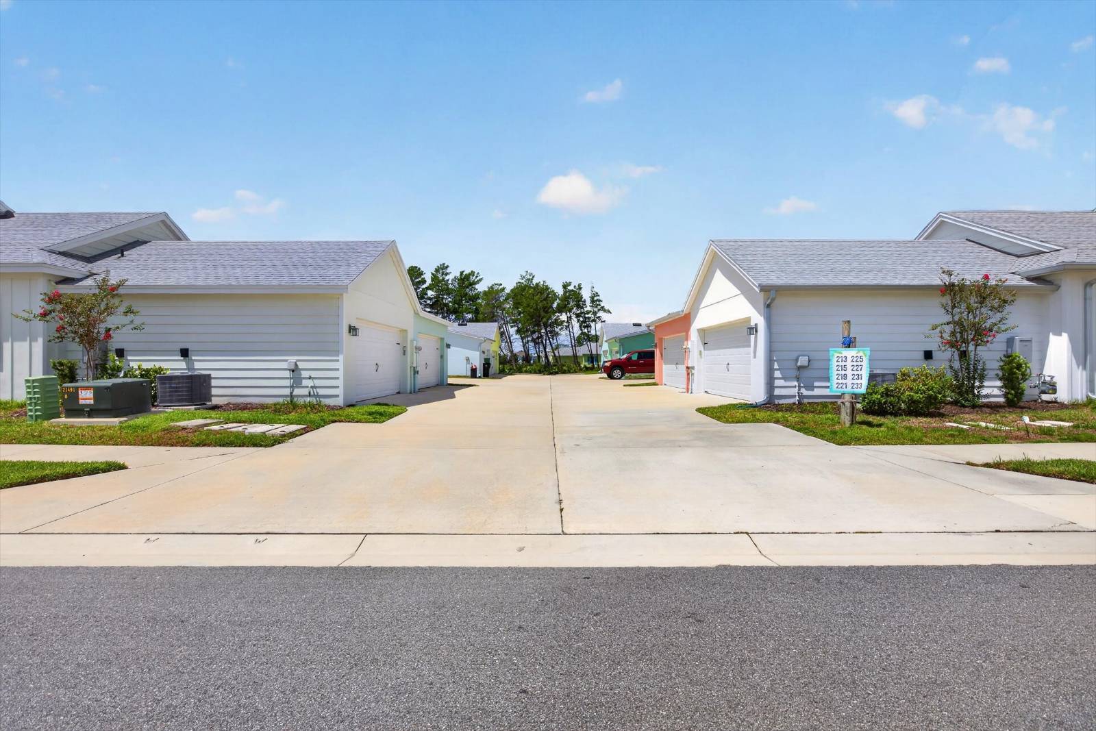 215 Hang Loose Way, Daytona Beach, FL 32124