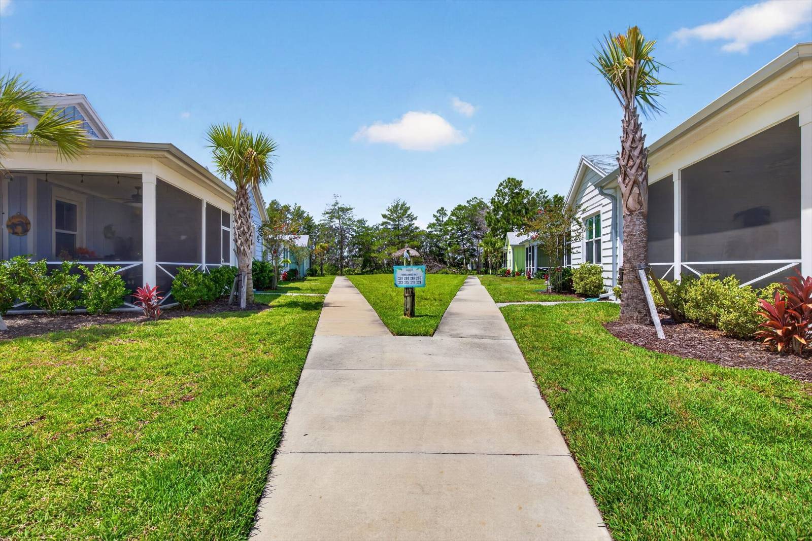 215 Hang Loose Way, Daytona Beach, FL 32124