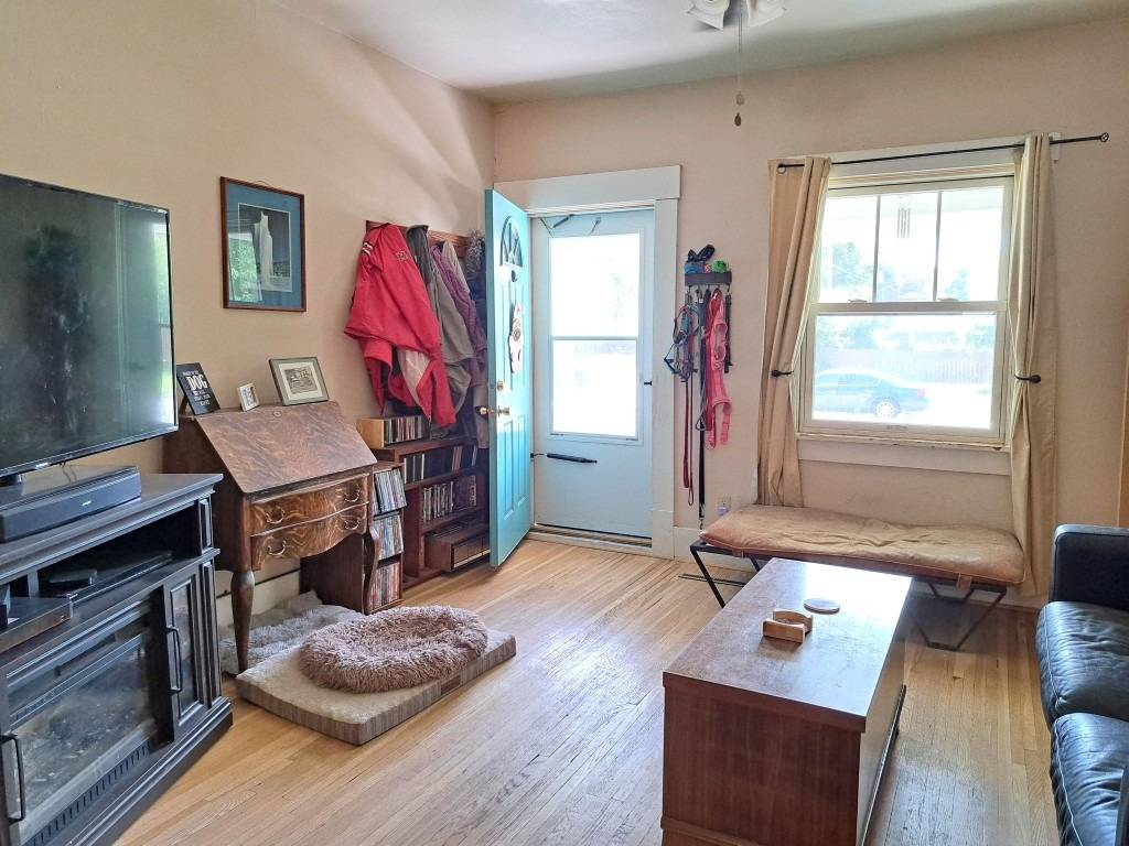 Photo 4 of 18 of home listing at 120 W 9th Street, Chadron, NE 69337