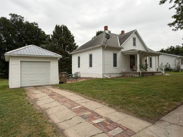 Photo 33 of 34 of home listing at 616 14th street, Aurora, NE 68818