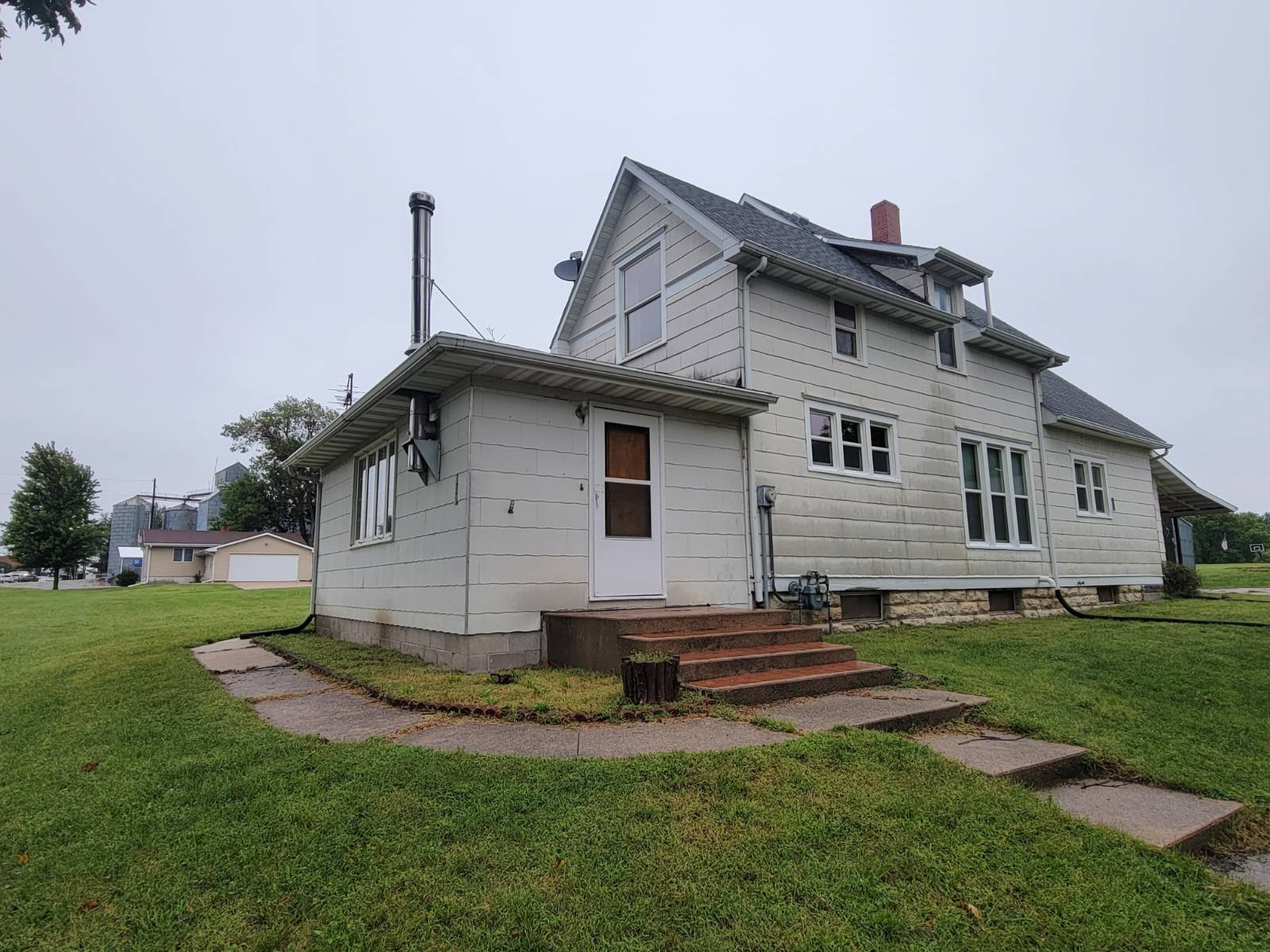 Photo 2 of 56 of home listing at 12 Main Street, Johnson, NE 68378