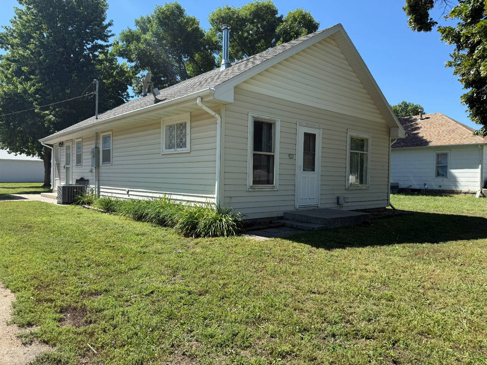 Photo 1 of 36 of home listing at 923 E Fremont Street, O'neill, NE 68763