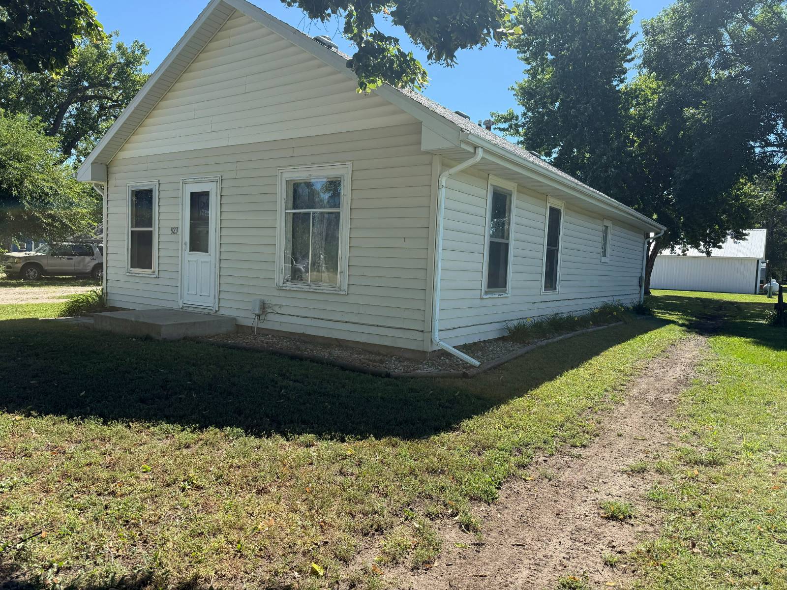 Photo 5 of 36 of home listing at 923 E Fremont Street, O'neill, NE 68763