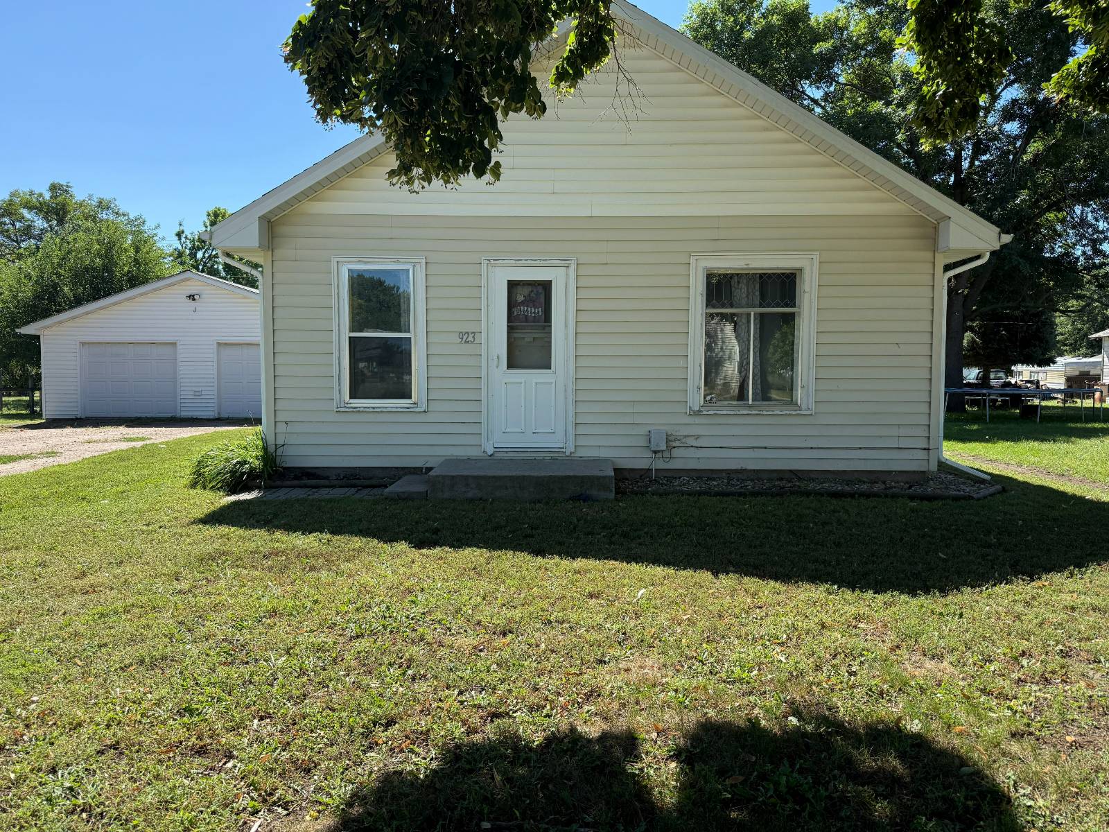 Photo 4 of 36 of home listing at 923 E Fremont Street, O'neill, NE 68763