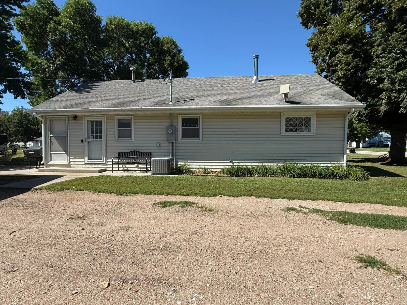 Photo 11 of 36 of home listing at 923 E Fremont Street, O'neill, NE 68763
