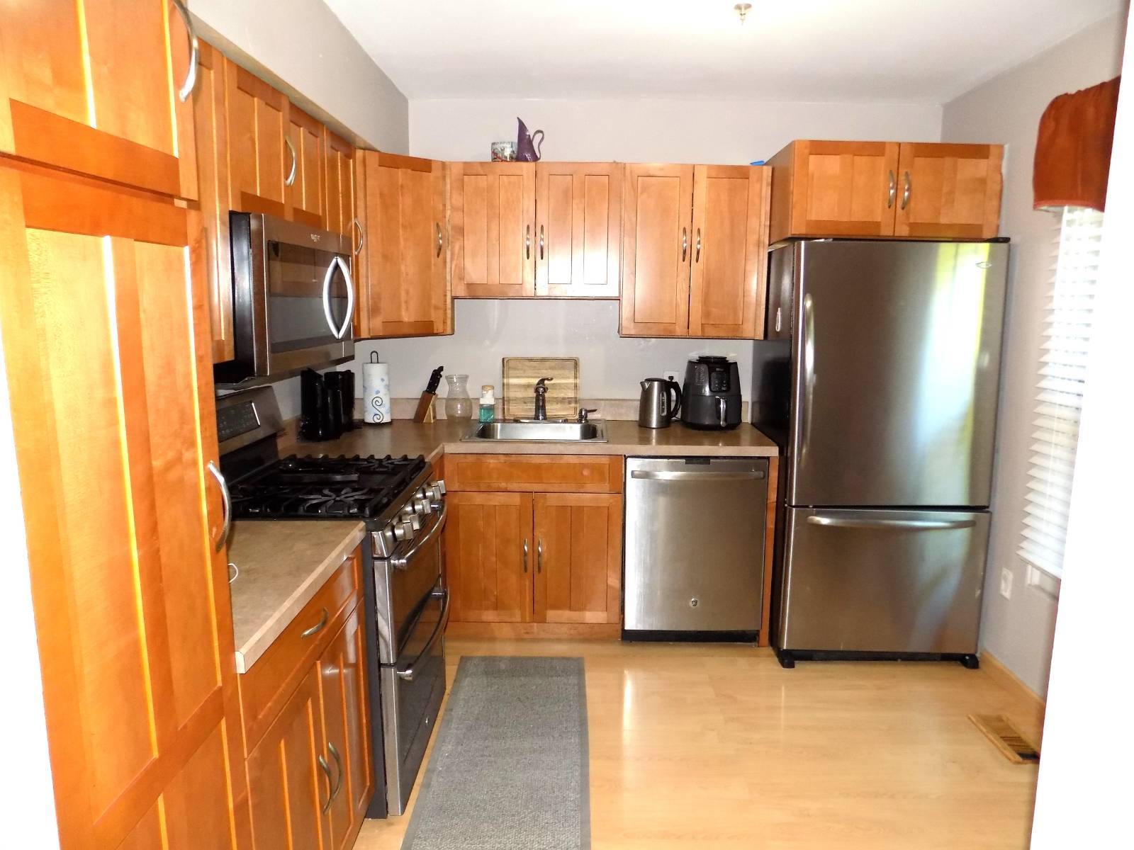 22 Helen Ct