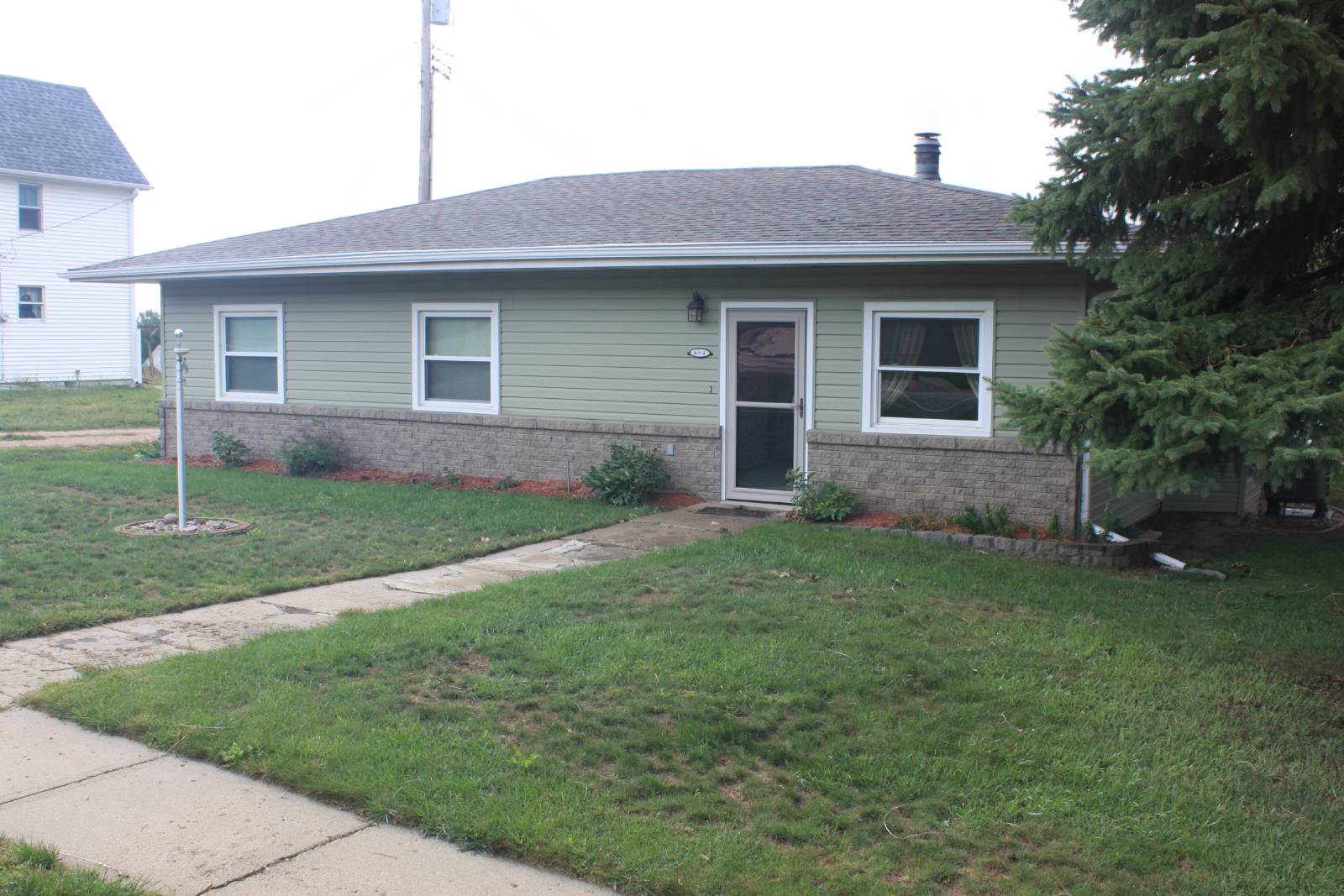 Photo 1 of 17 of home listing at 604 Annie St, Newcastle, NE 68757