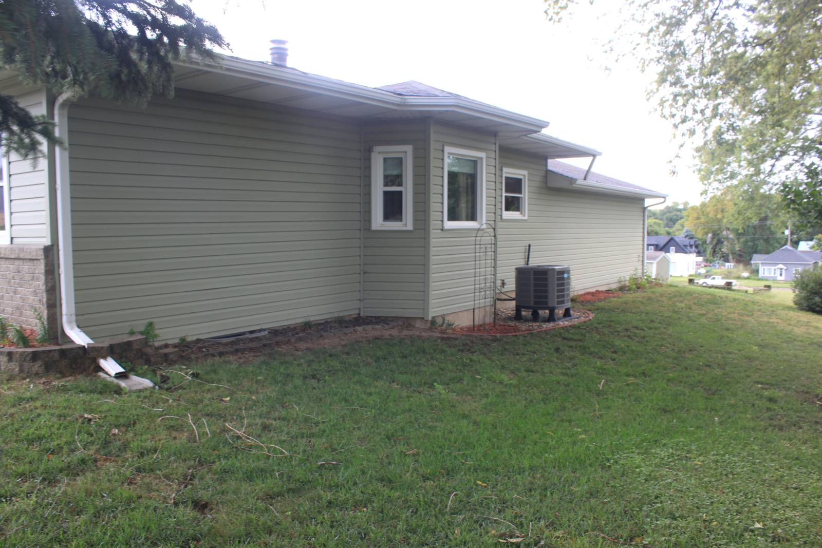 Photo 16 of 17 of home listing at 604 Annie St, Newcastle, NE 68757