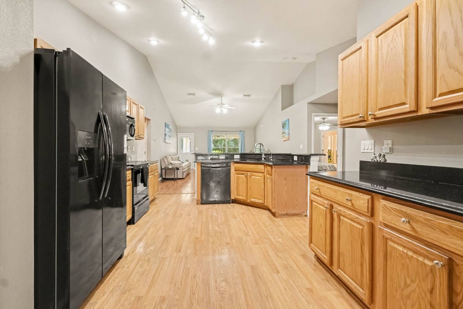 2004 NW 23rd Ter, Cape Coral, FL 33993