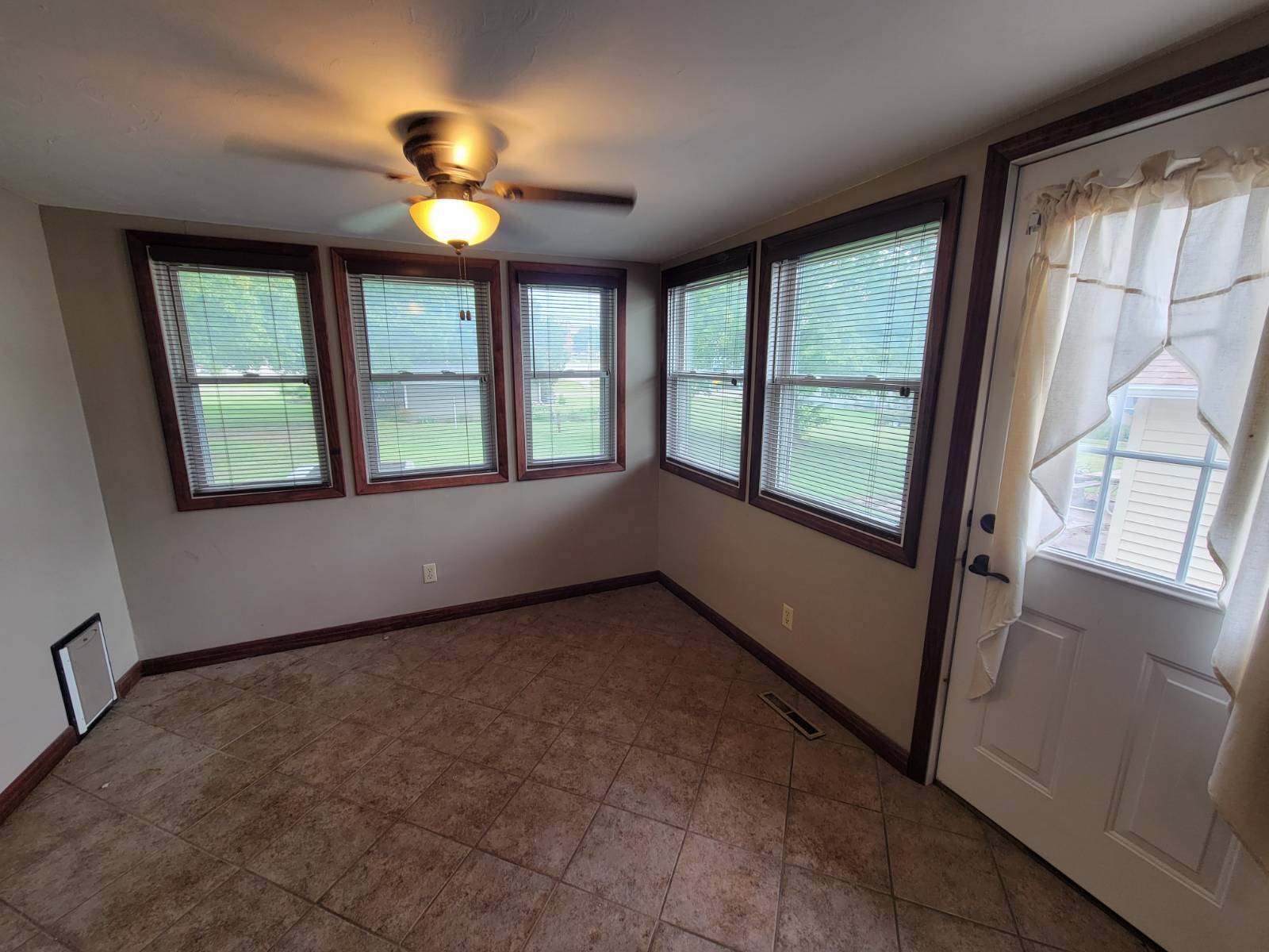Photo 11 of 44 of home listing at 838 Longbranch Street, Humboldt, NE 68376