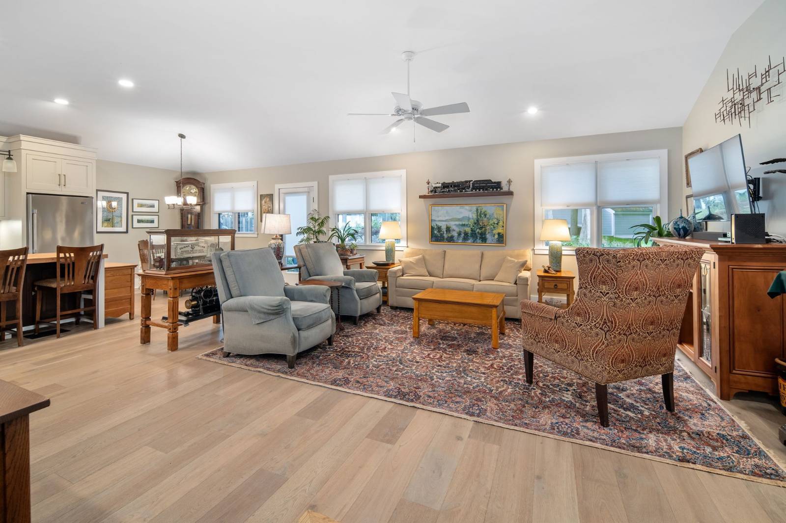 15 Pine Blvd