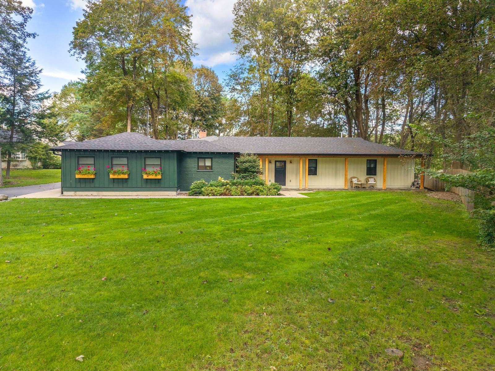 15 Pine Blvd