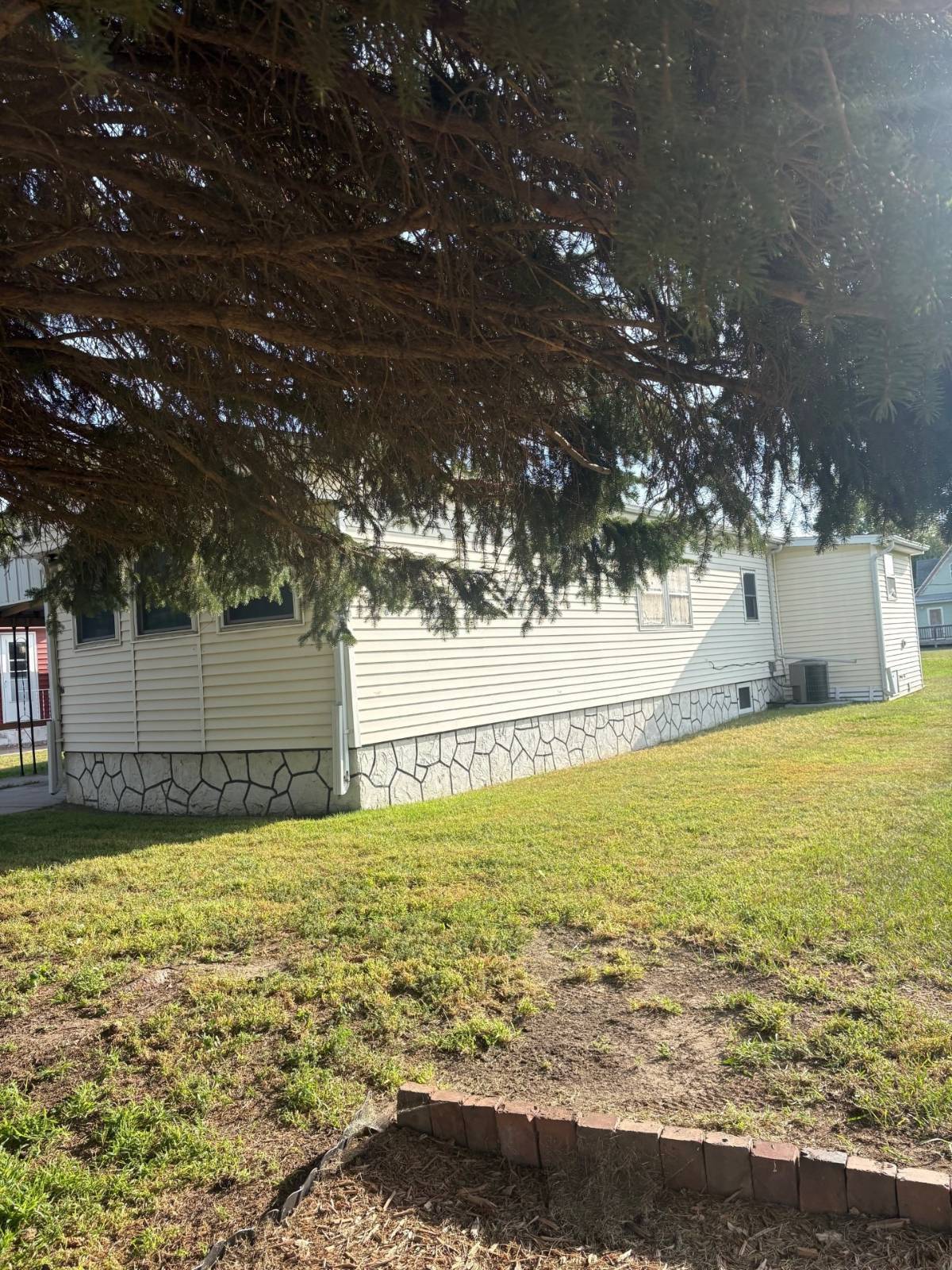 Photo 8 of 10 of manufactured home listing at 130 S 11th Avenue, Burwell, NE 68823