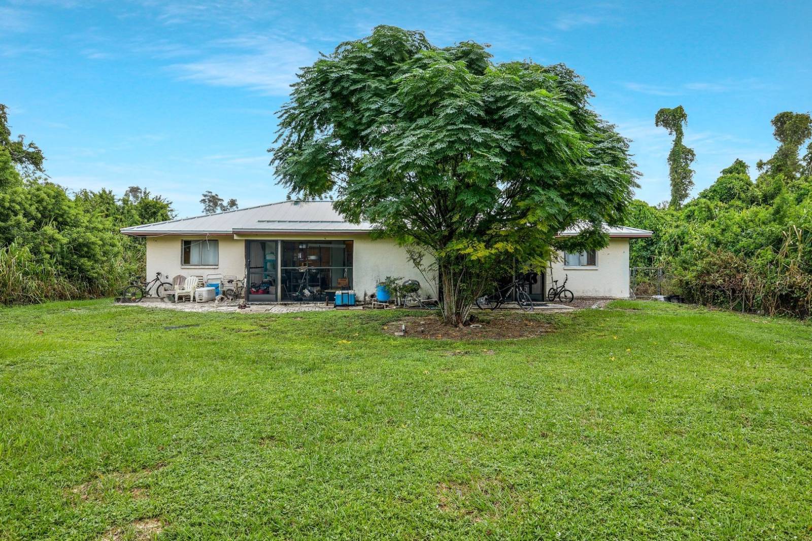 17434 / 17436 E Carnegie Cir, Fort Myers, FL 33967