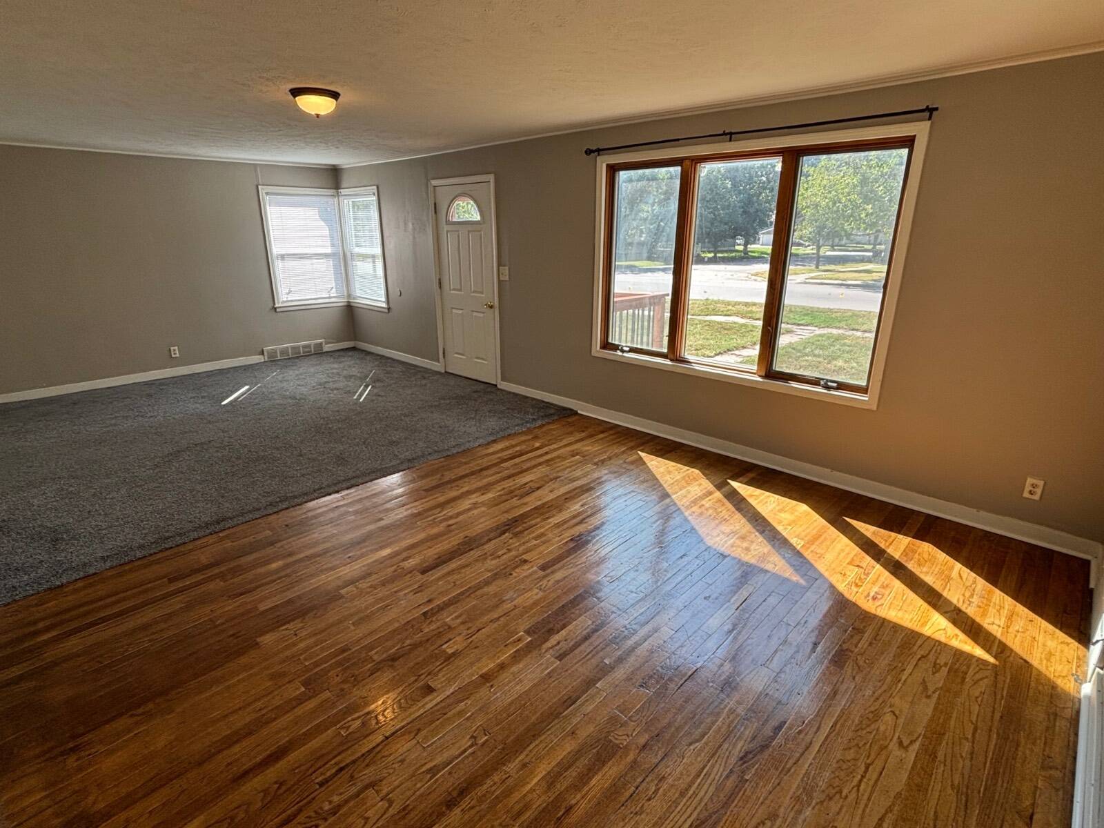 Photo 3 of 28 of home listing at 701 W 24th St, Kearney, NE 68845