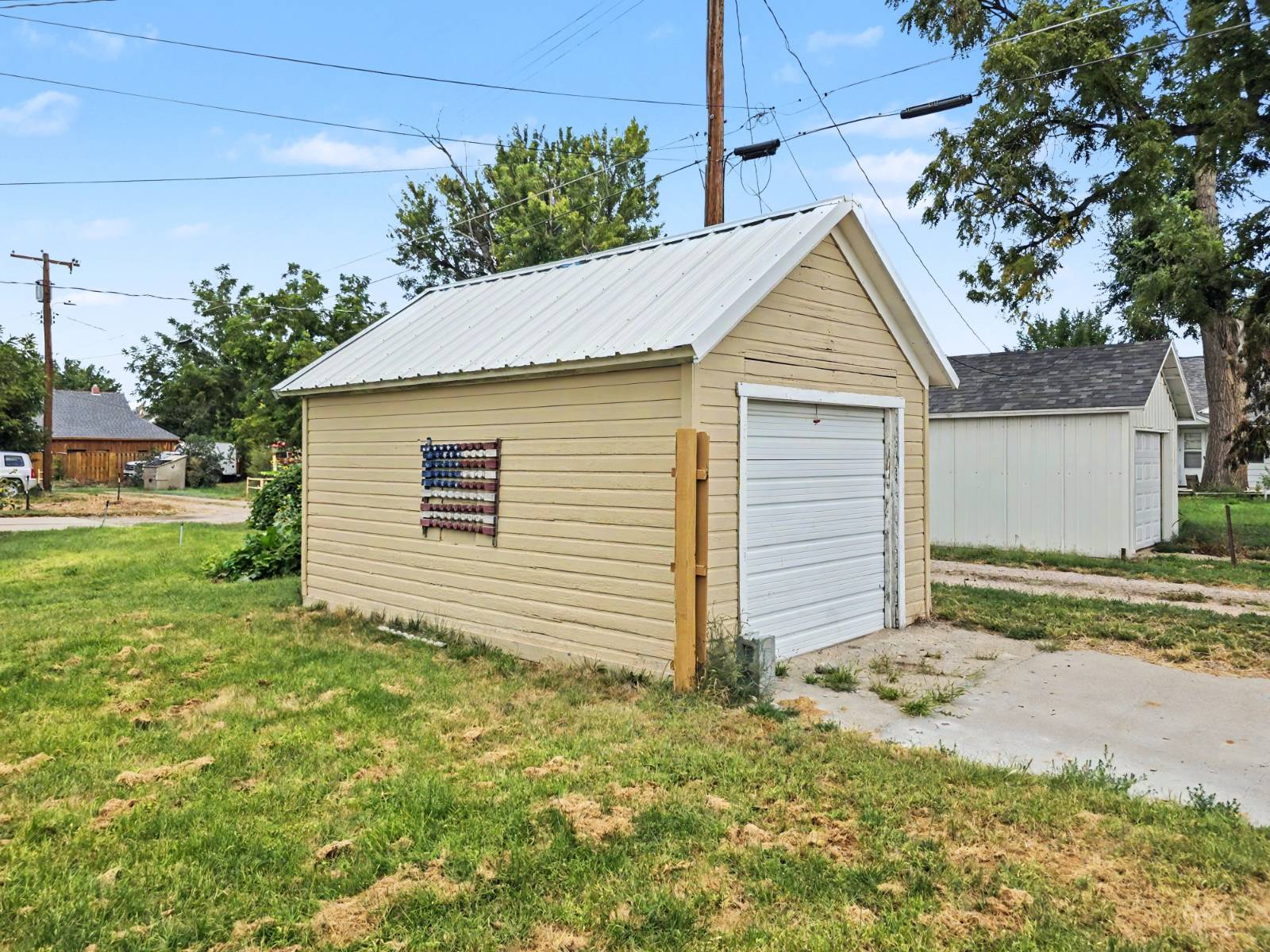 Photo 6 of 26 of home listing at 301 W 3rd St, Oshkosh, NE 69154