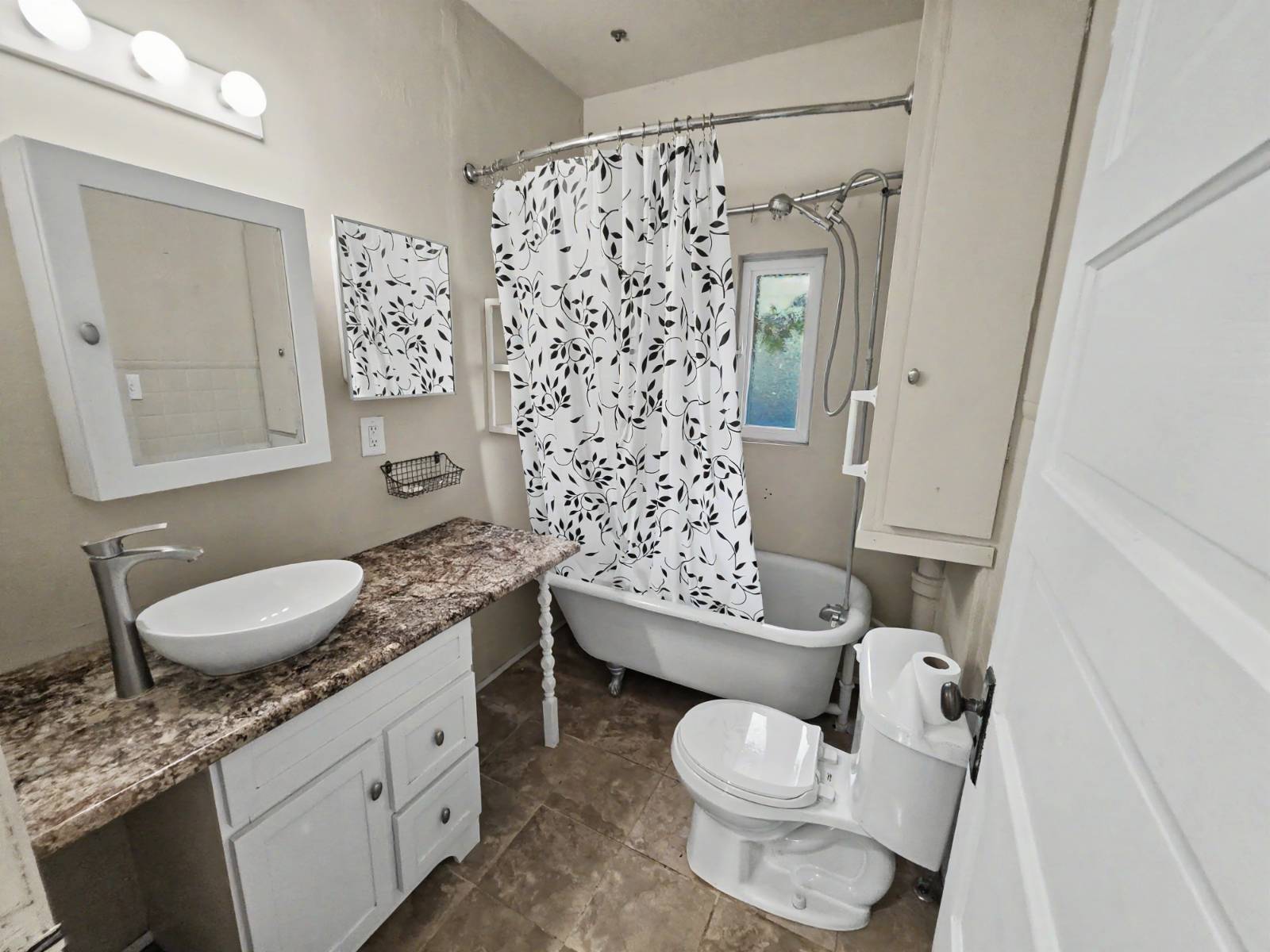 Photo 15 of 26 of home listing at 301 W 3rd St, Oshkosh, NE 69154