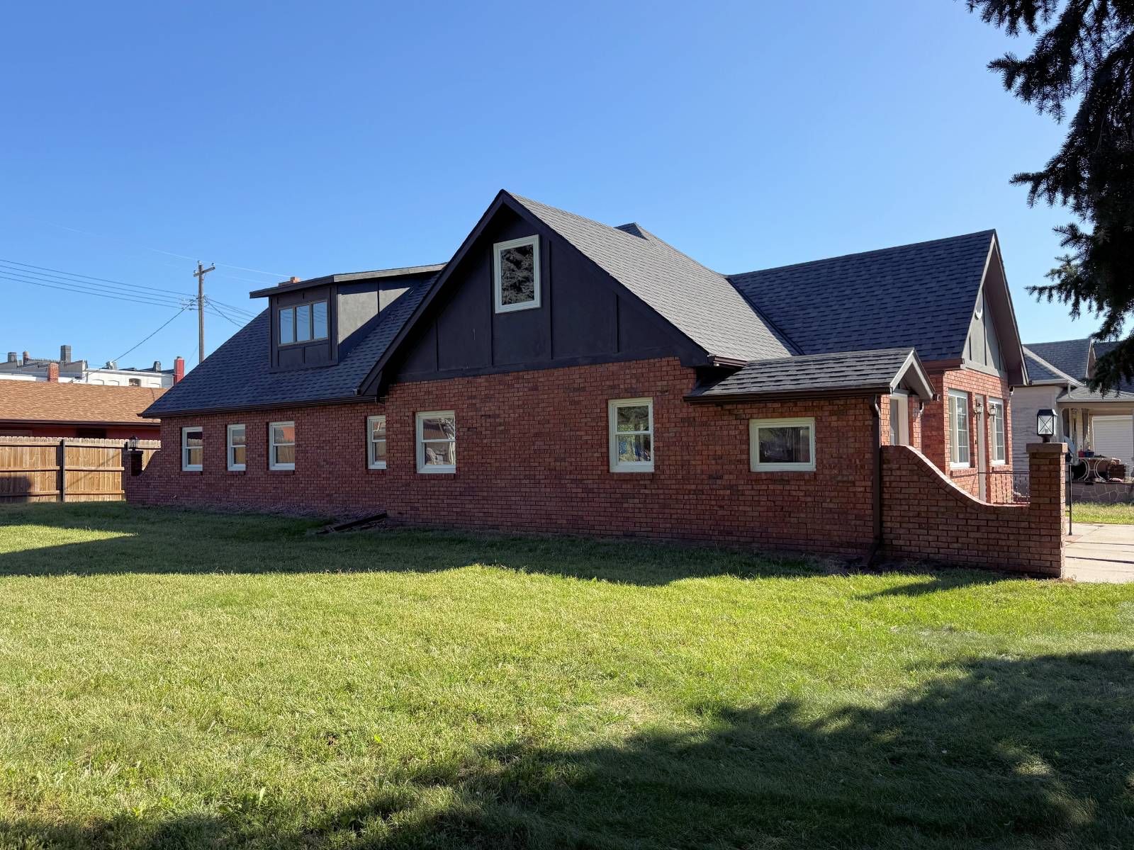 Photo 2 of 25 of home listing at 710 Garfield Street, Creighton, NE 68729