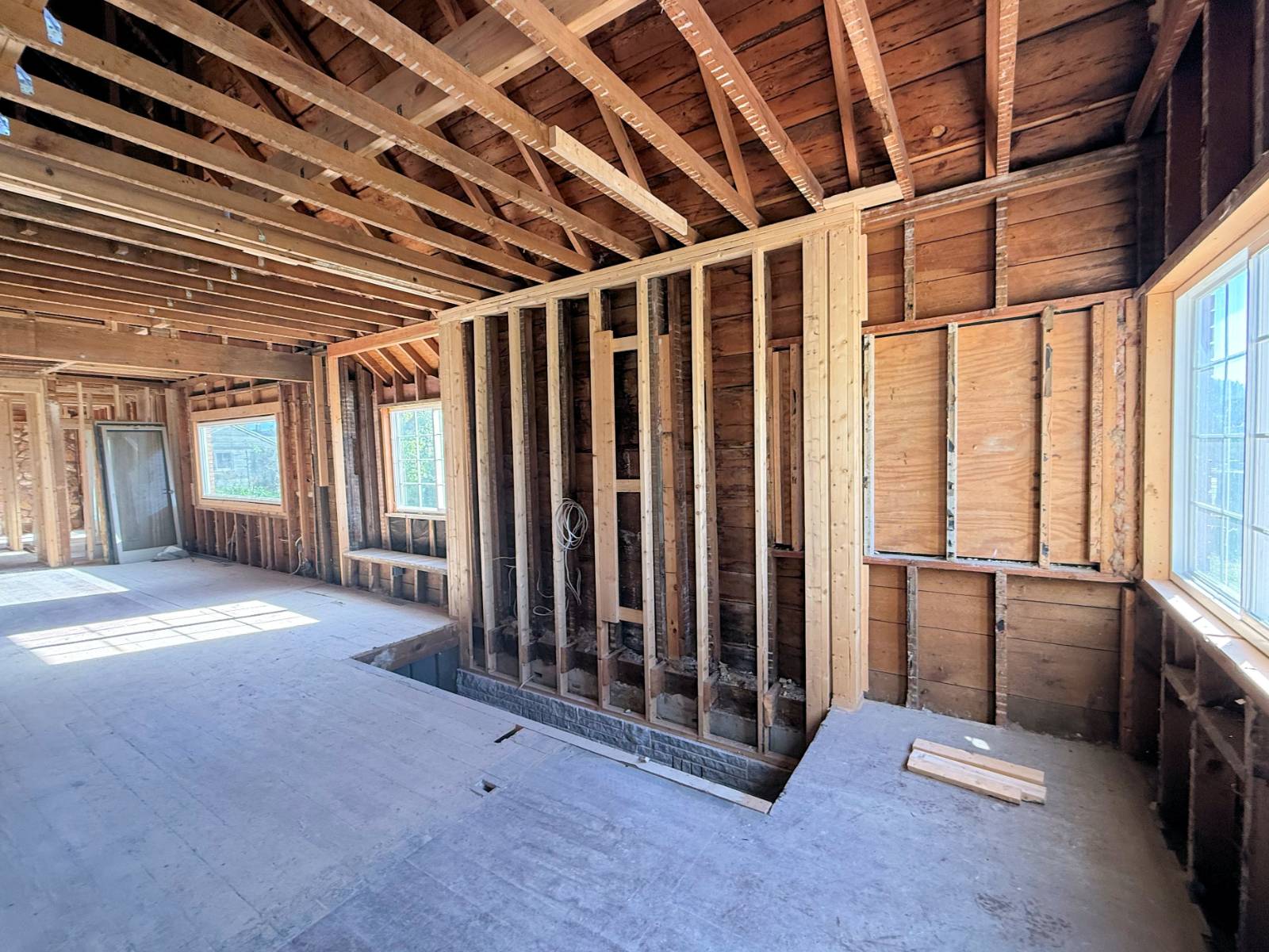 Photo 6 of 25 of home listing at 710 Garfield Street, Creighton, NE 68729