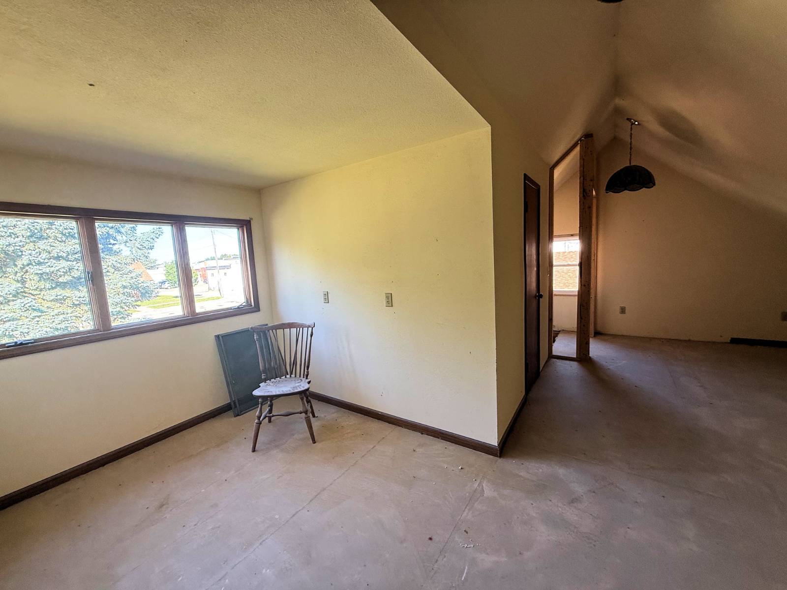 Photo 14 of 25 of home listing at 710 Garfield Street, Creighton, NE 68729