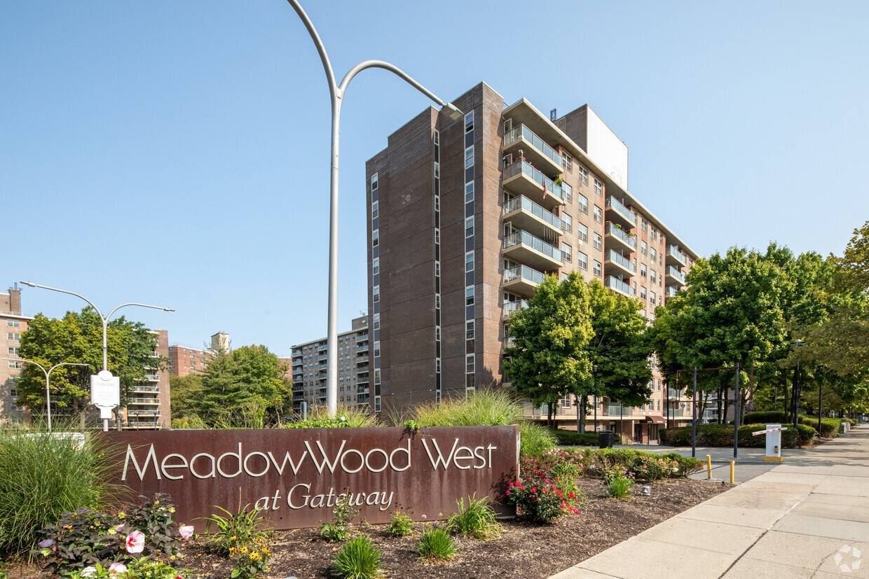 12399 FLATLANDS AVE, #1J