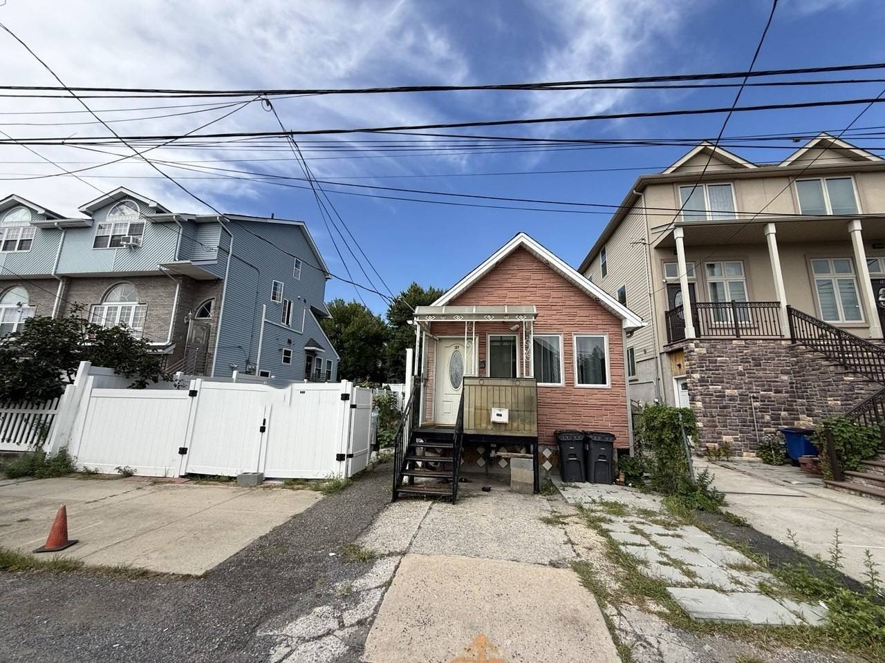 127 Grimsby St