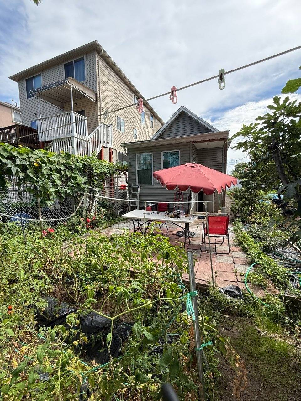 127 Grimsby St