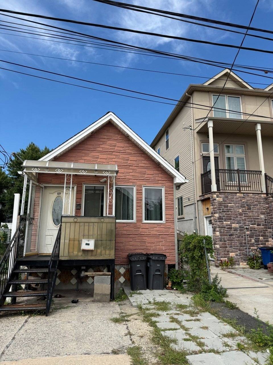 127 Grimsby St