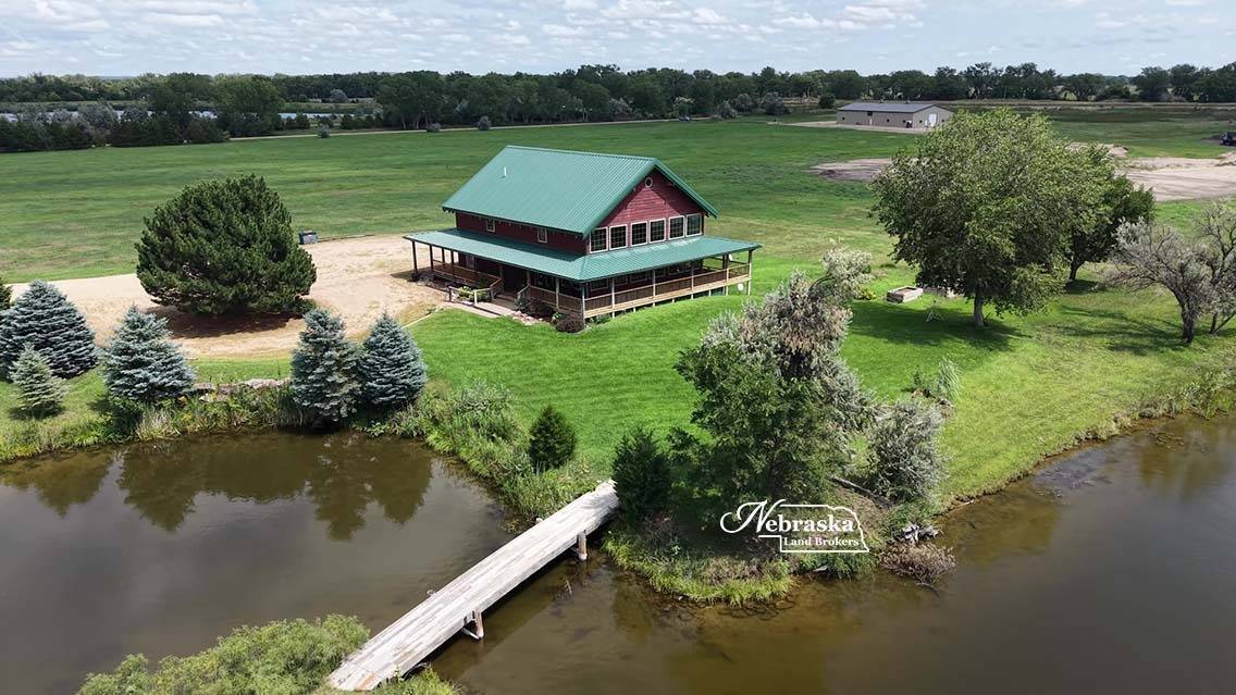 Photo 7 of 60 of home listing at 6874 East North Shore Drive, North Platte, NE 69101