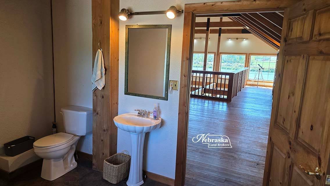 Photo 34 of 60 of home listing at 6874 East North Shore Drive, North Platte, NE 69101