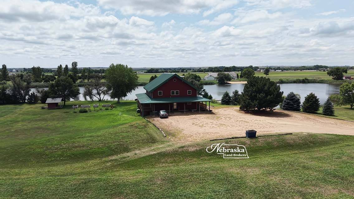 Photo 5 of 60 of home listing at 6874 East North Shore Drive, North Platte, NE 69101