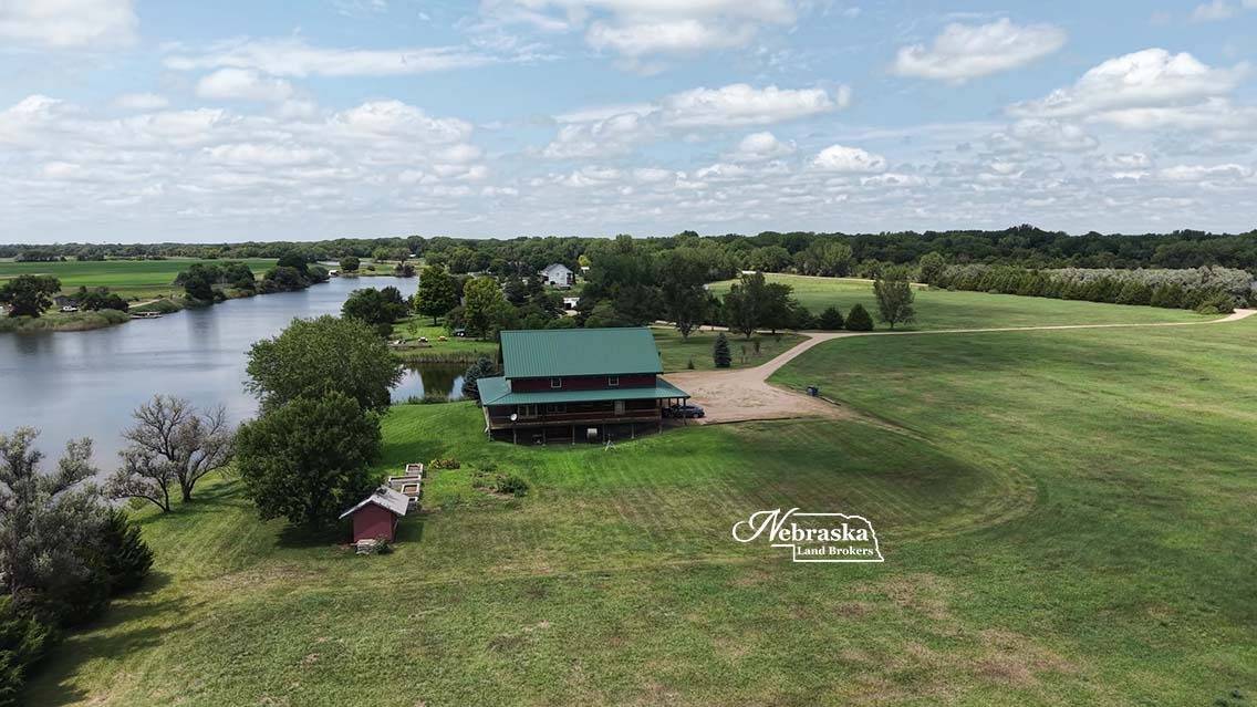 Photo 6 of 60 of home listing at 6874 East North Shore Drive, North Platte, NE 69101